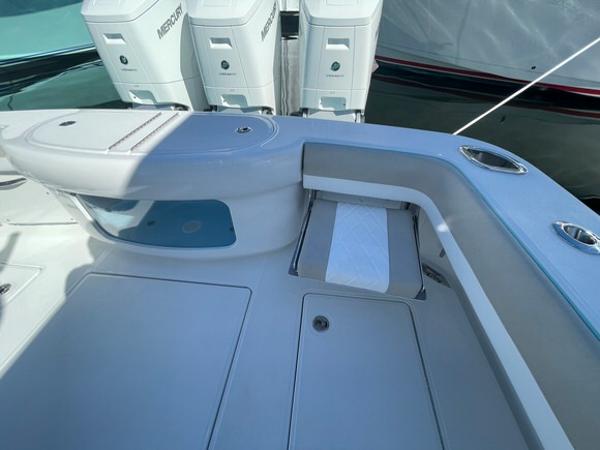 2026 Mag Bay 43 Center Console - 90
