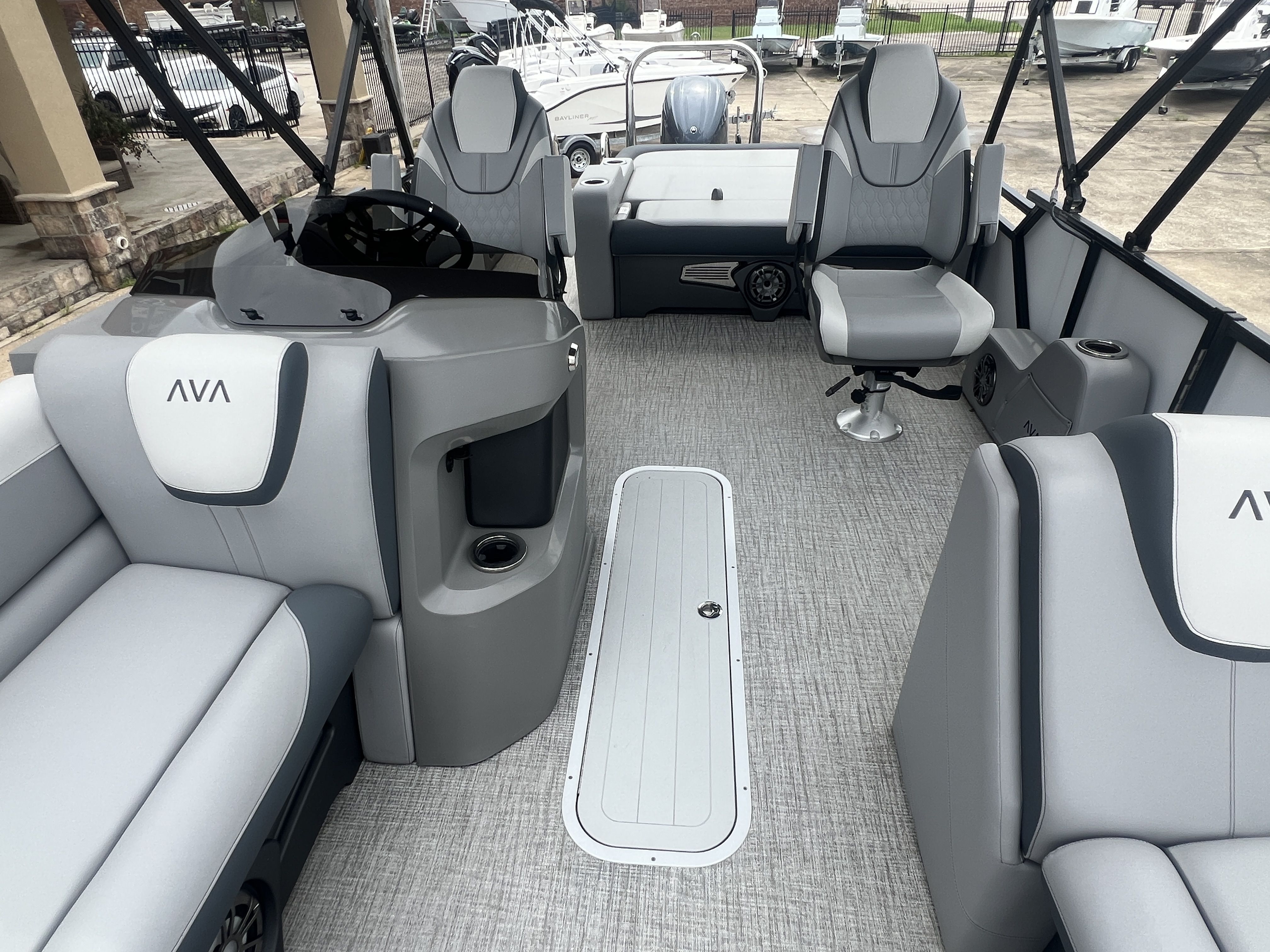 2025 Avalon LSZ Versatile Rear Bench - 23' - 14