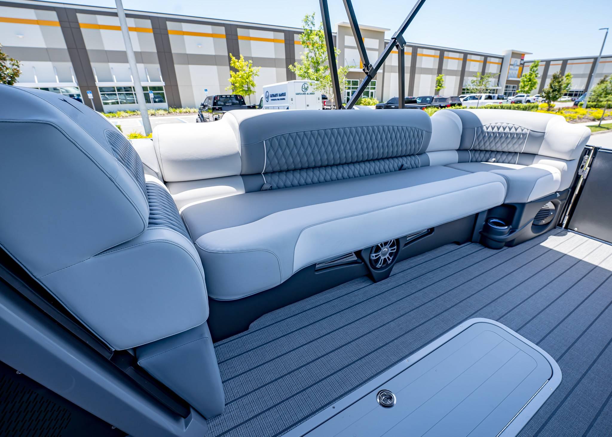 2025 Tahoe Pontoon Grand Tahoe LTD Elite Windshield - 35