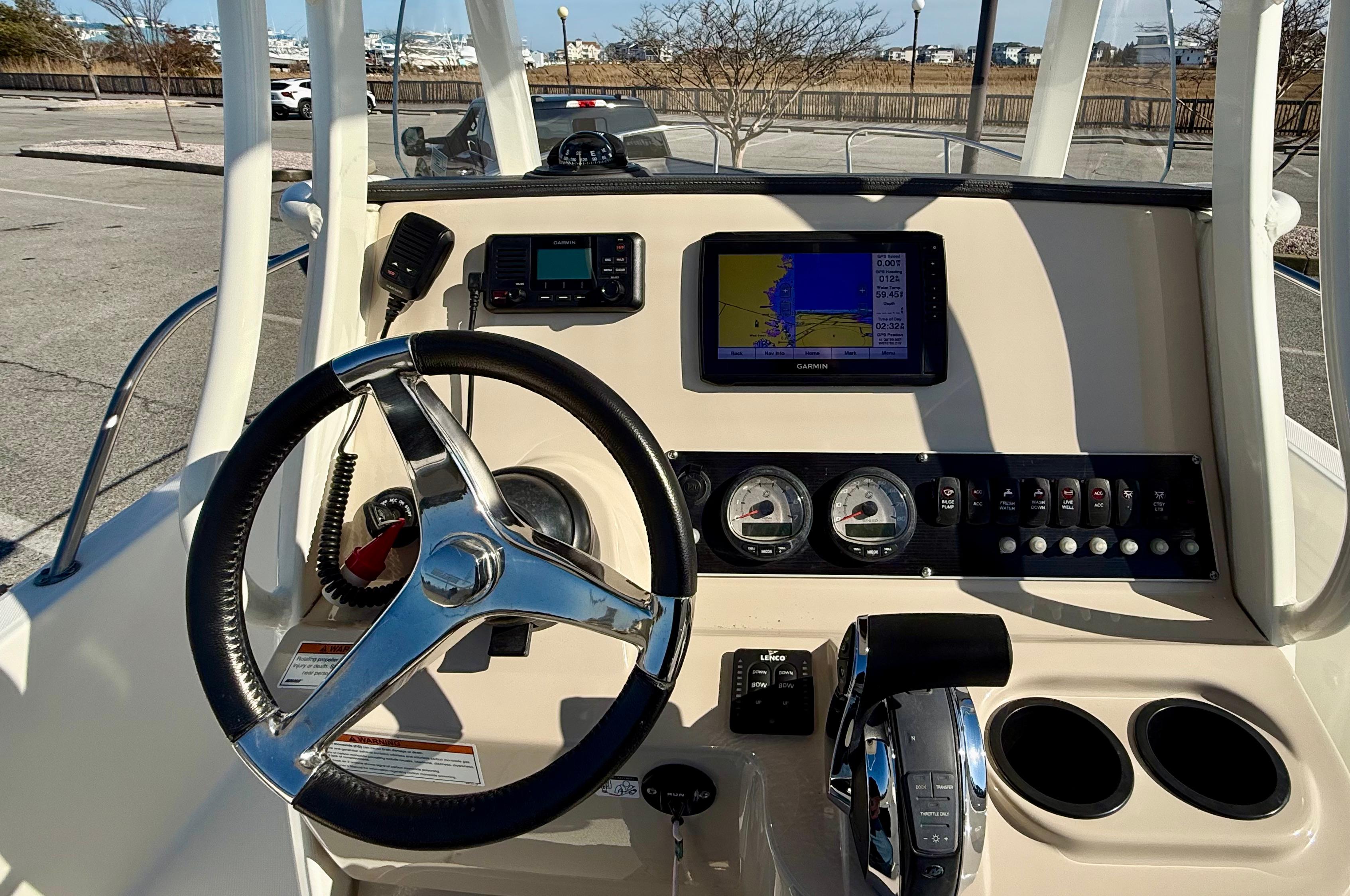 2020 Boston Whaler 210 Dauntless - 21