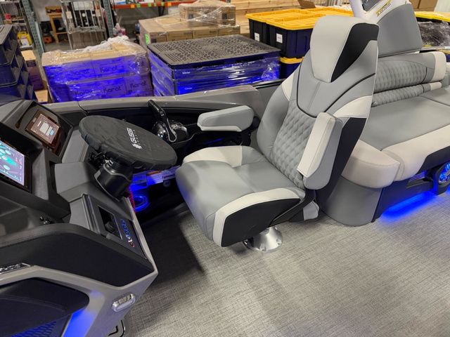 2026 Tahoe 2585 Grand Tahoe LTD Twin Quad Lounger Shift - 22