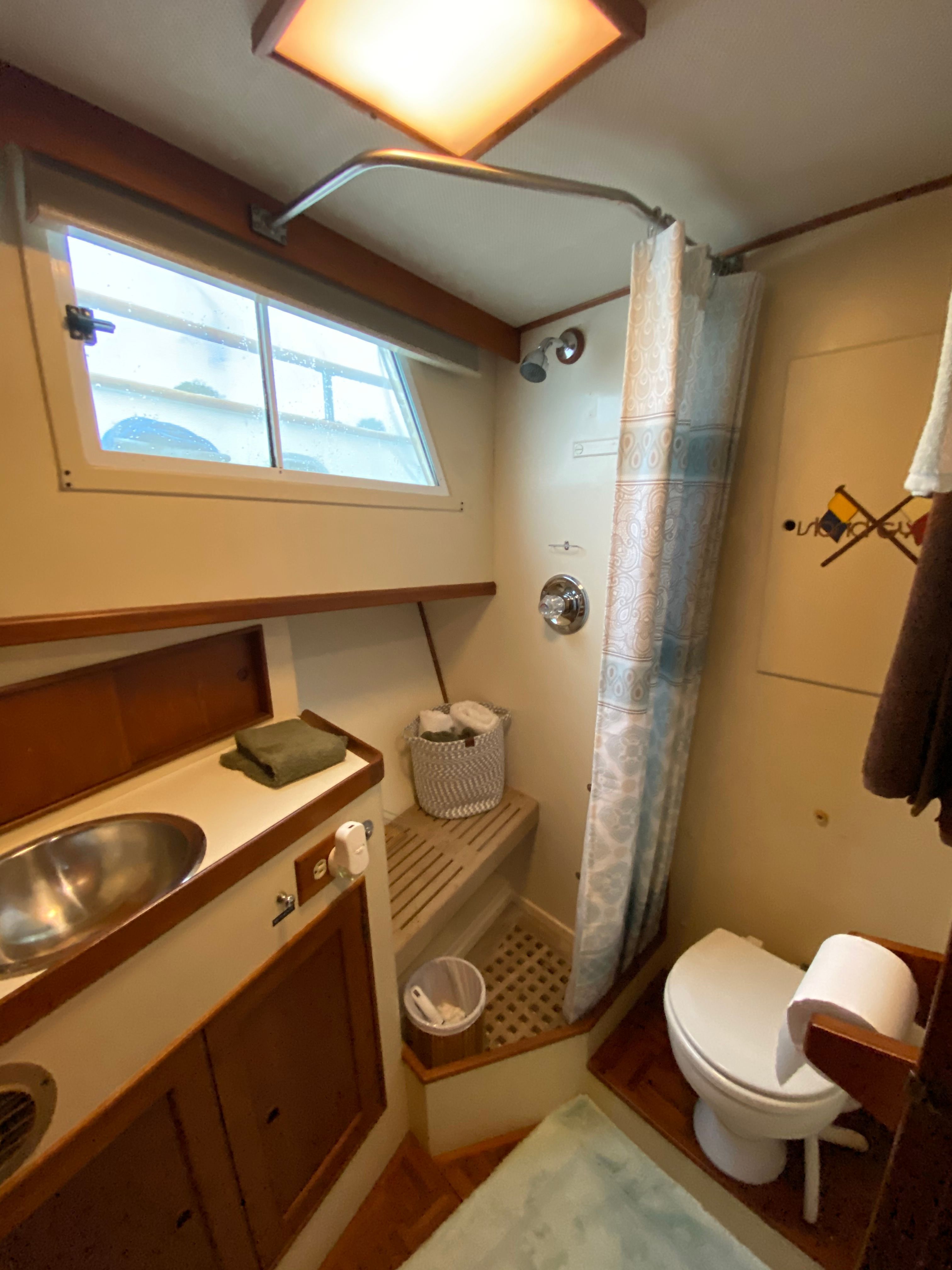 1983 Island Gypsy 44 Flush Deck - 59