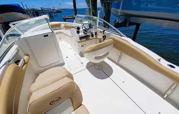 2018 Key West 211 Dual Console - 9