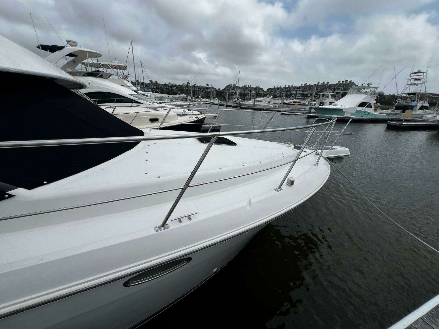 1999 Carver 356 Aft Cabin - Image 12
