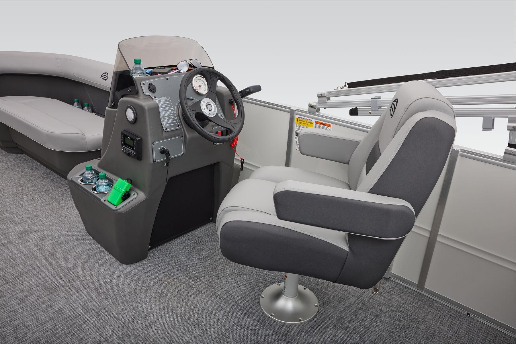 2026 Sun Tracker Party Barge 16 DLX - 44