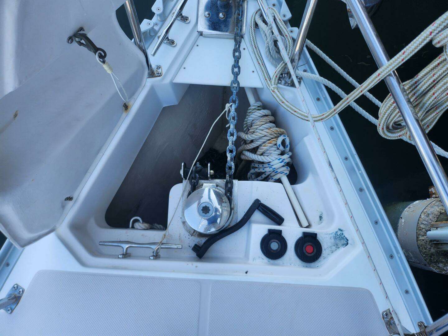 2012 Catalina 355 - Image 62