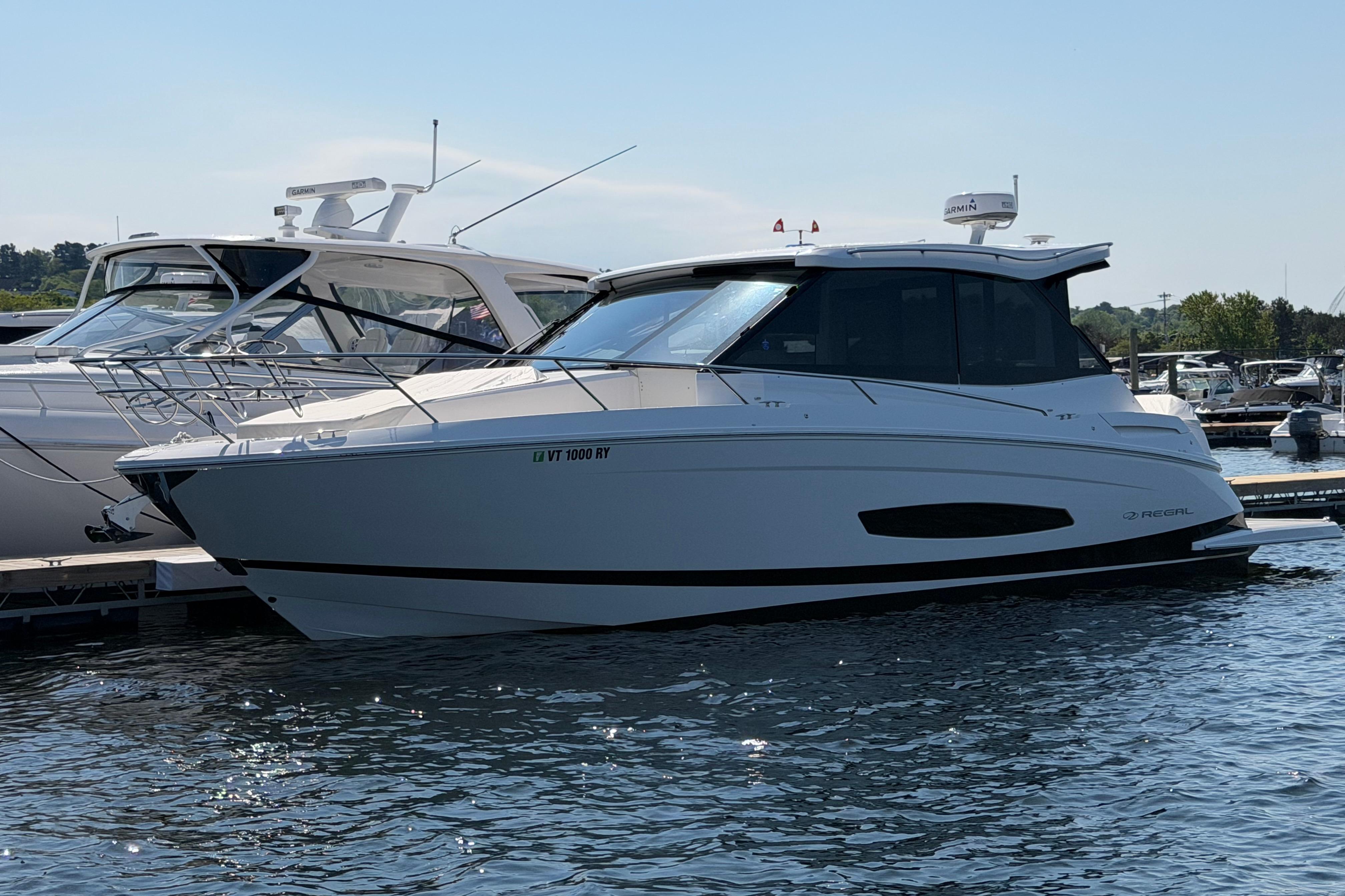2024 Regal 36 Grande Coupe