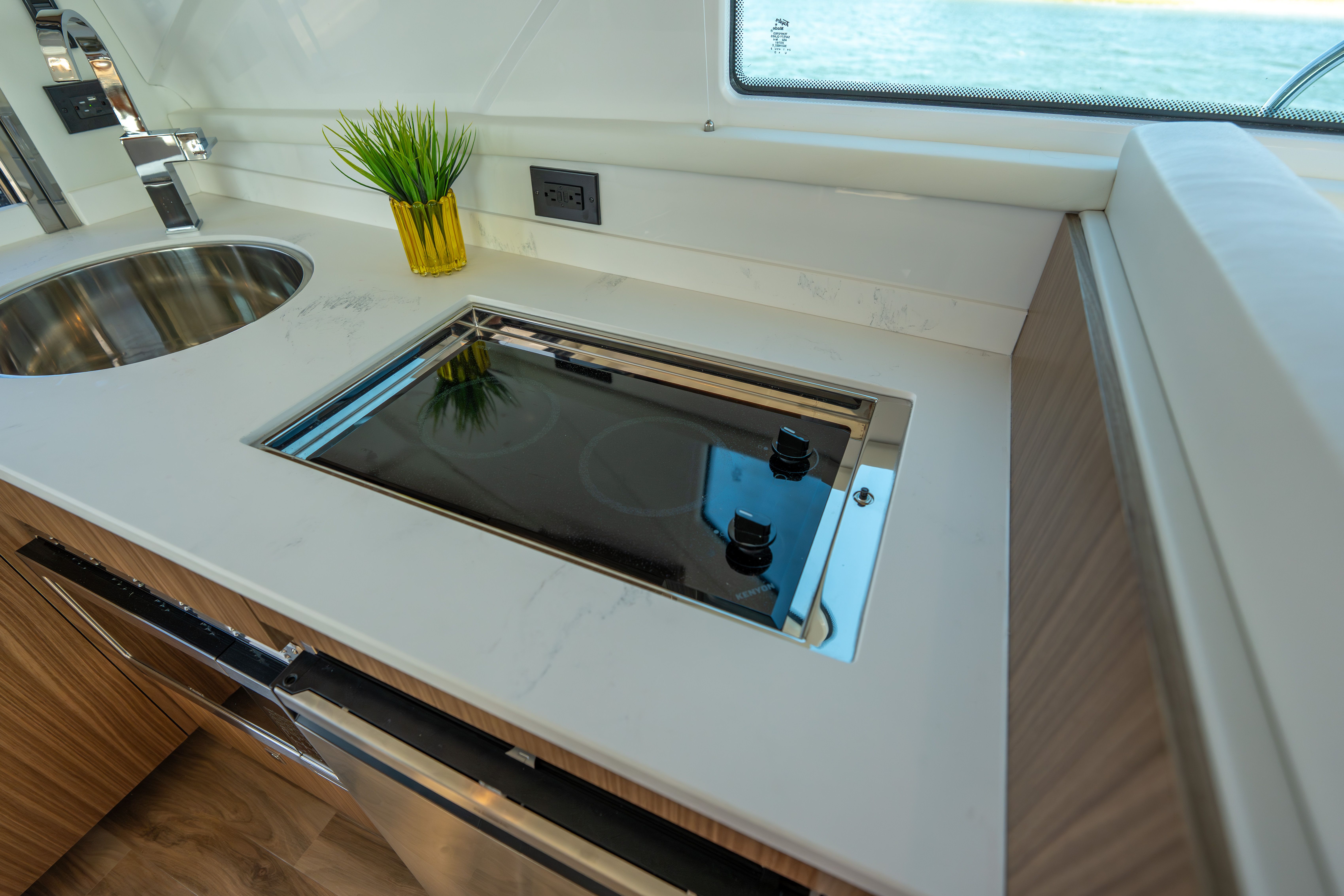 2026 Cruisers Yachts 42 Cantius - 23