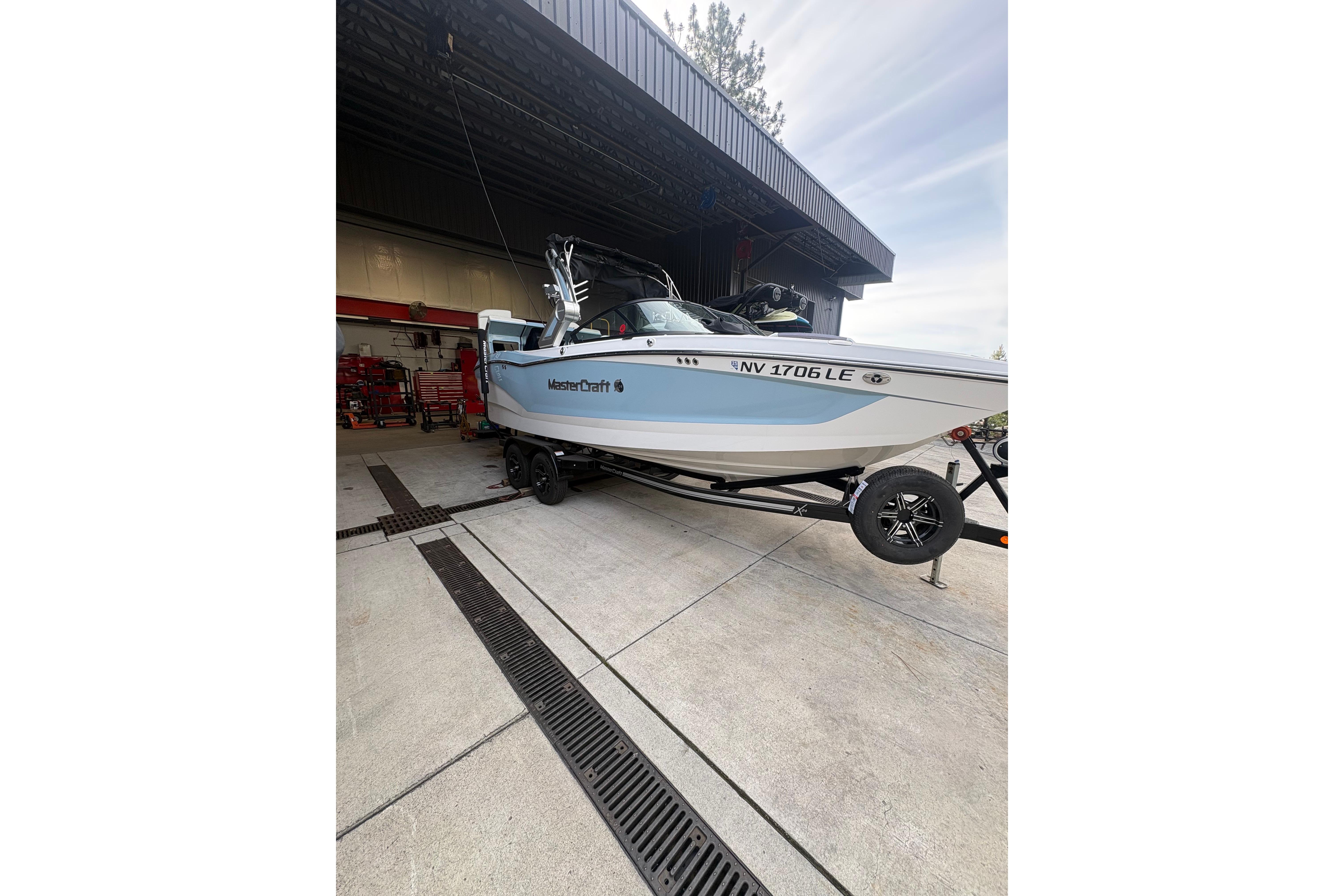 2022 MasterCraft X24