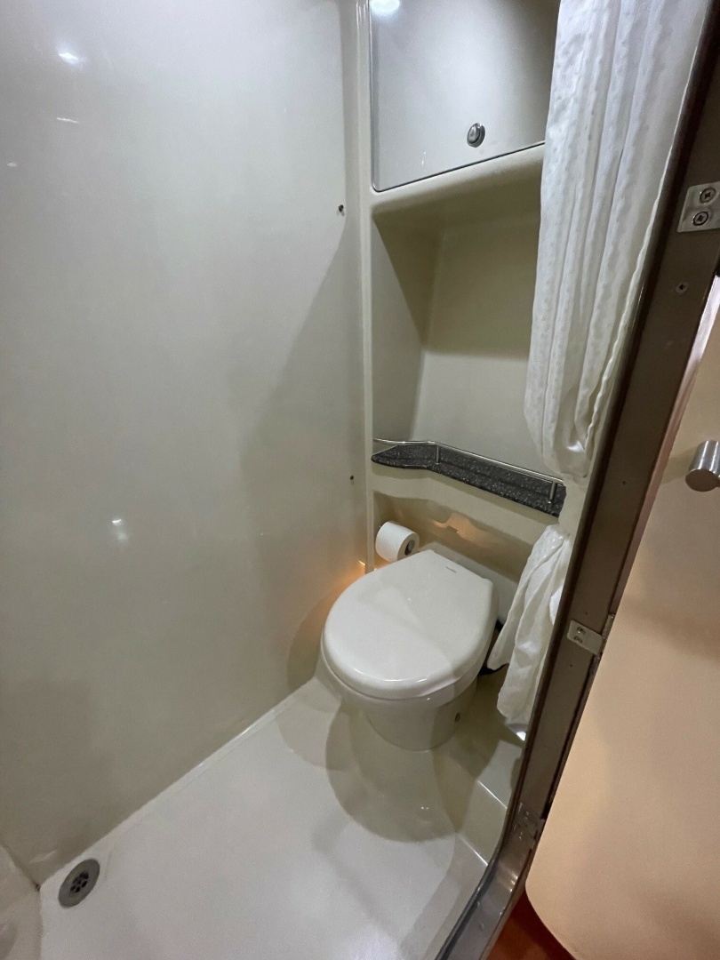 2008 Formula 45 Yacht - Image 35