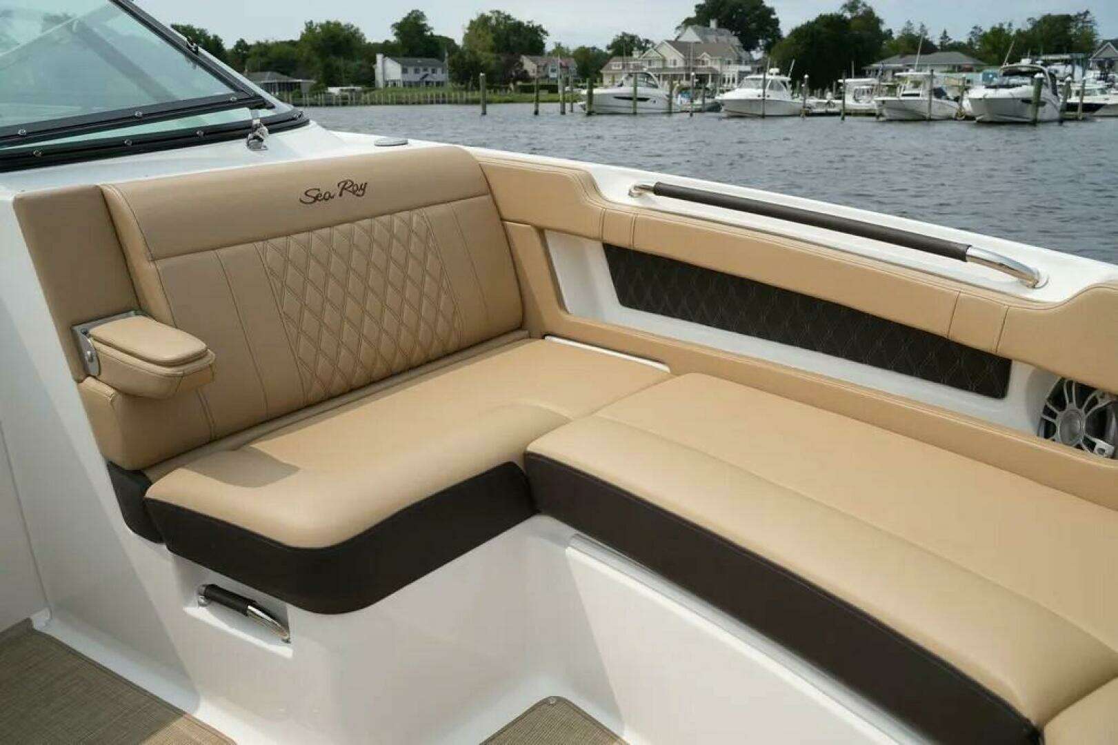 2023 Sea Ray SLX 310 Outboard - Image 23