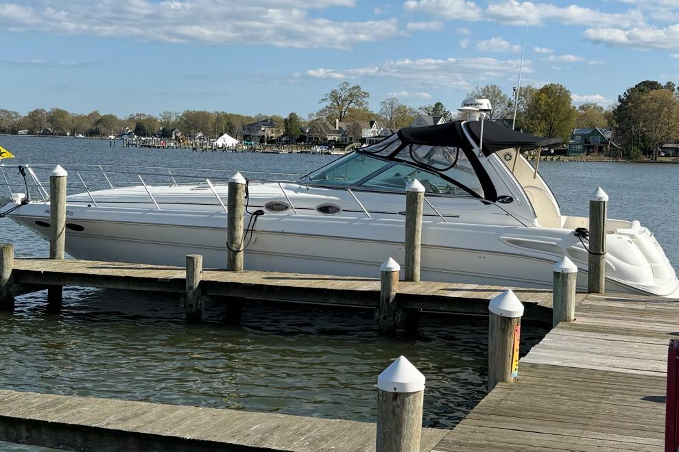 2001 Sea Ray 410 Express Cruiser