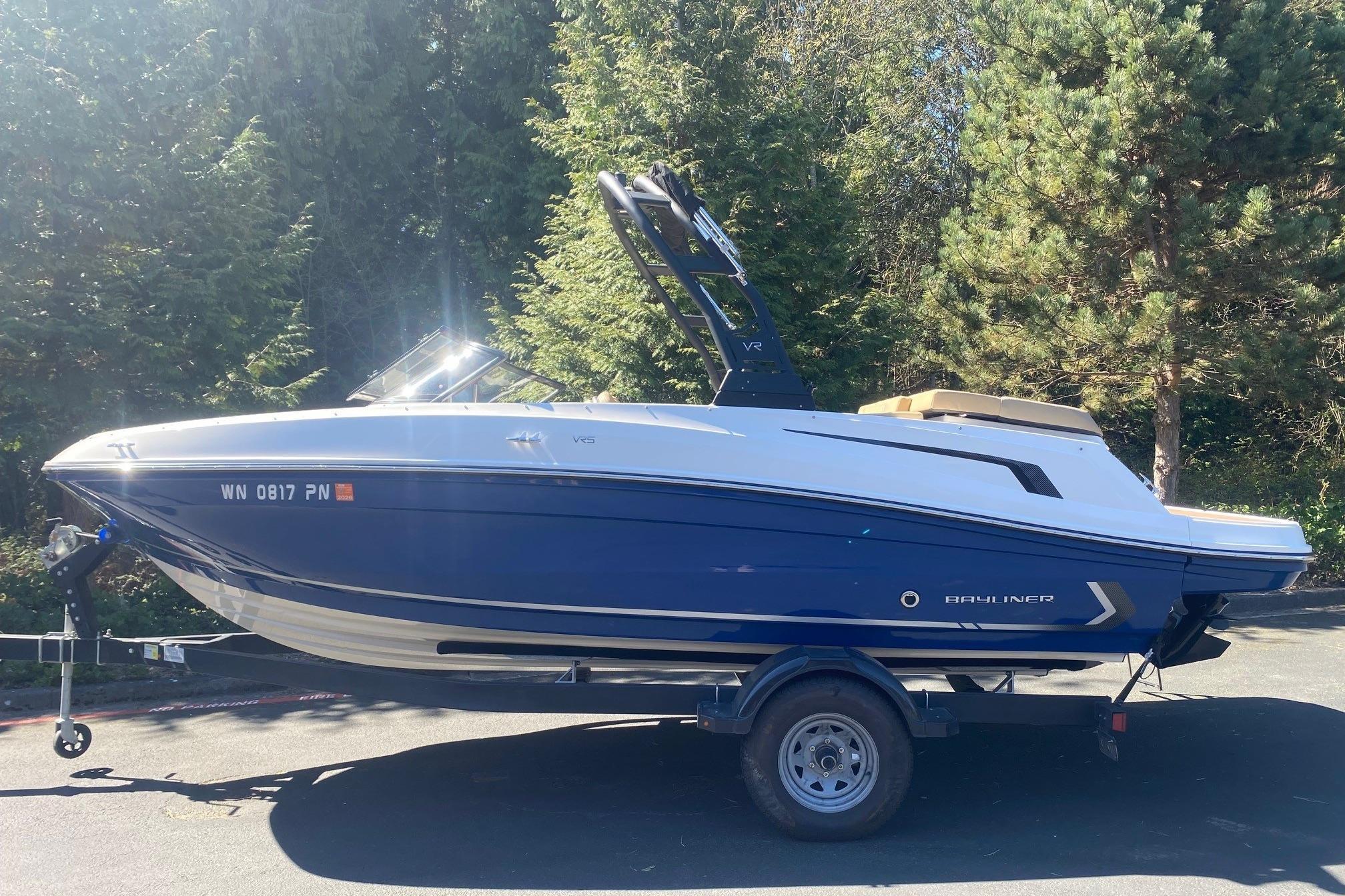 2023 Bayliner VR5 Bowrider I/O