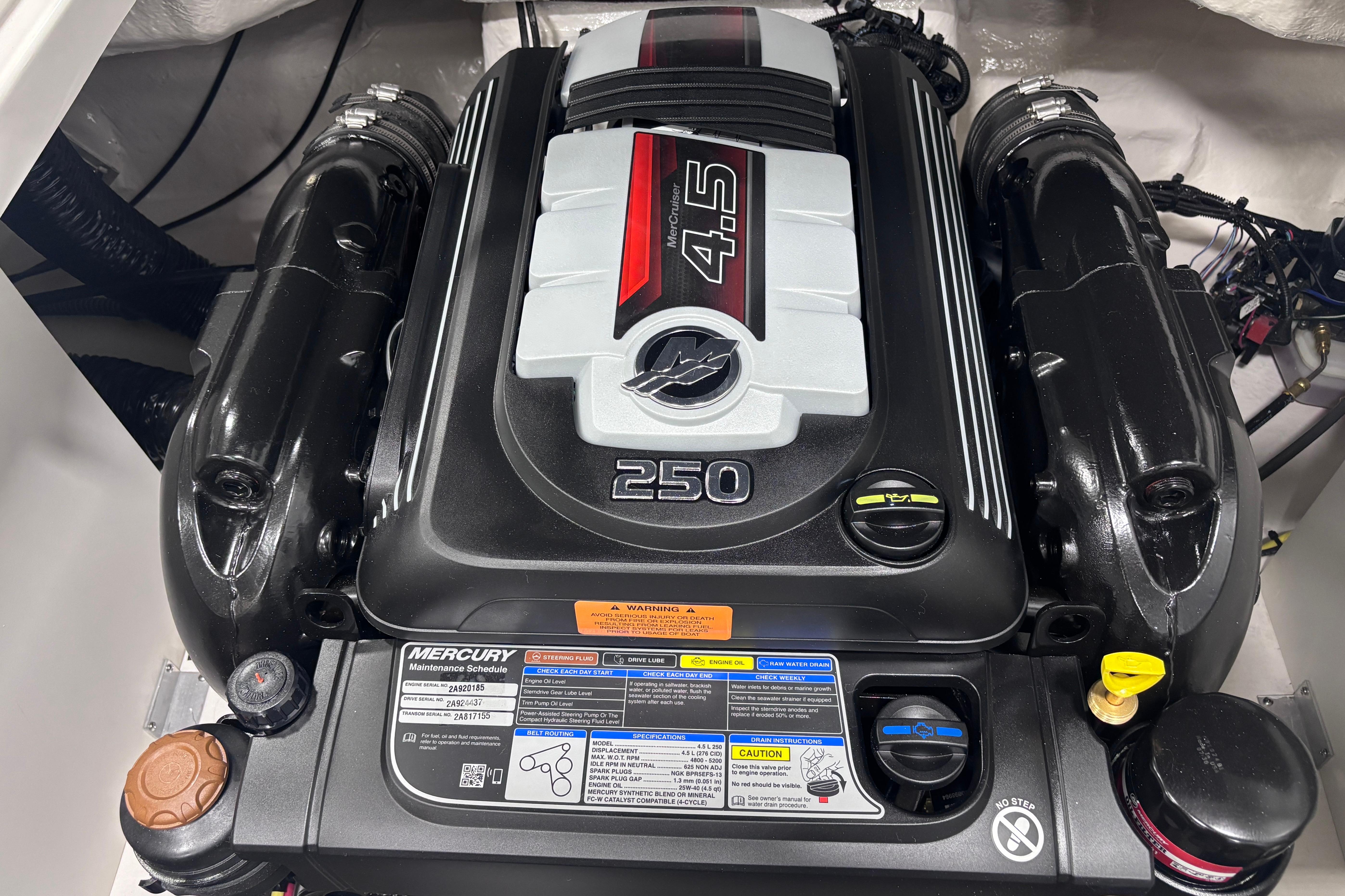 2026 Chaparral 23 SSi engine, Mercury 4.5L, 250 horsepower, detailed view.