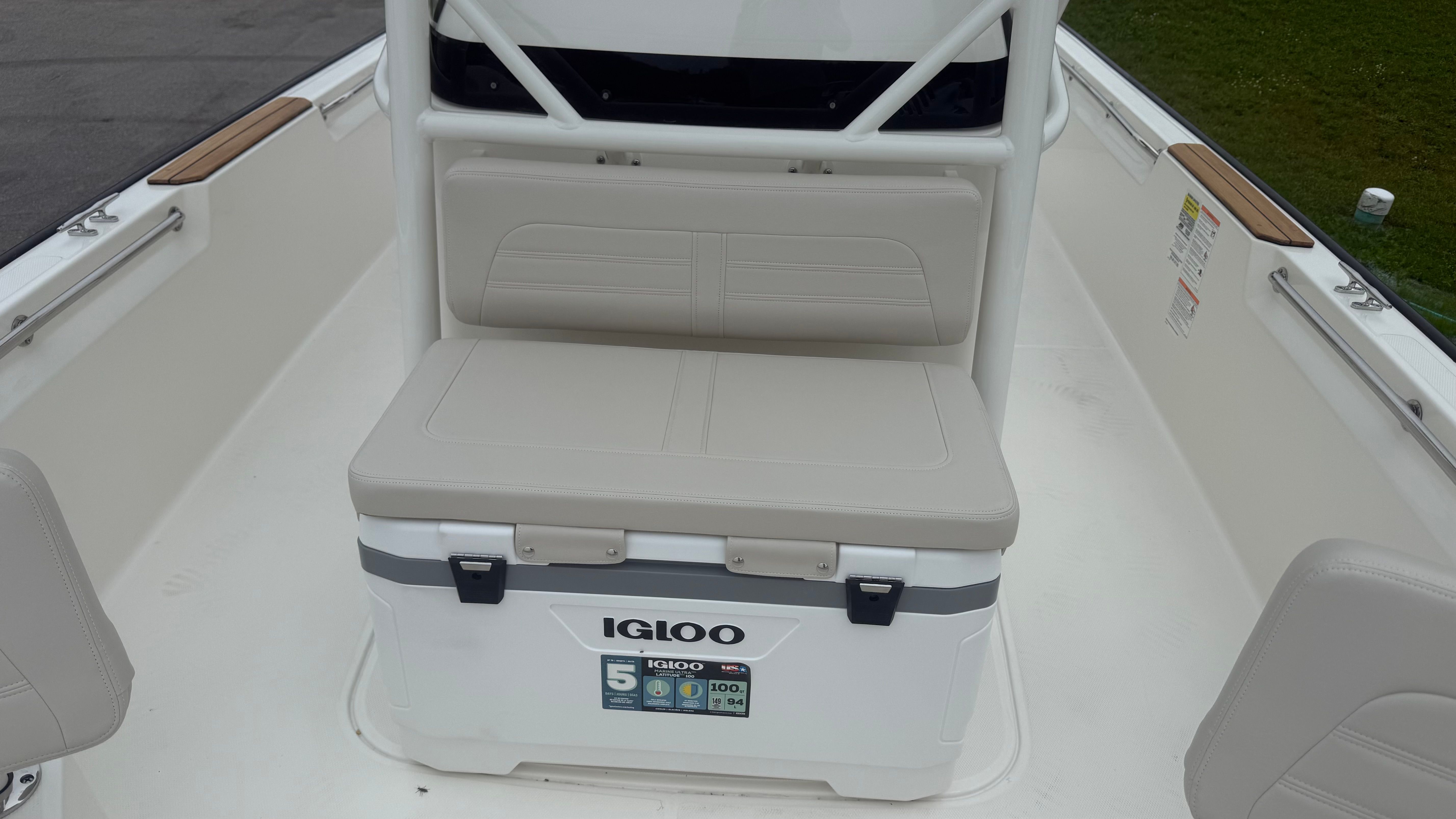 2026 Boston Whaler 210 Montauk - 14