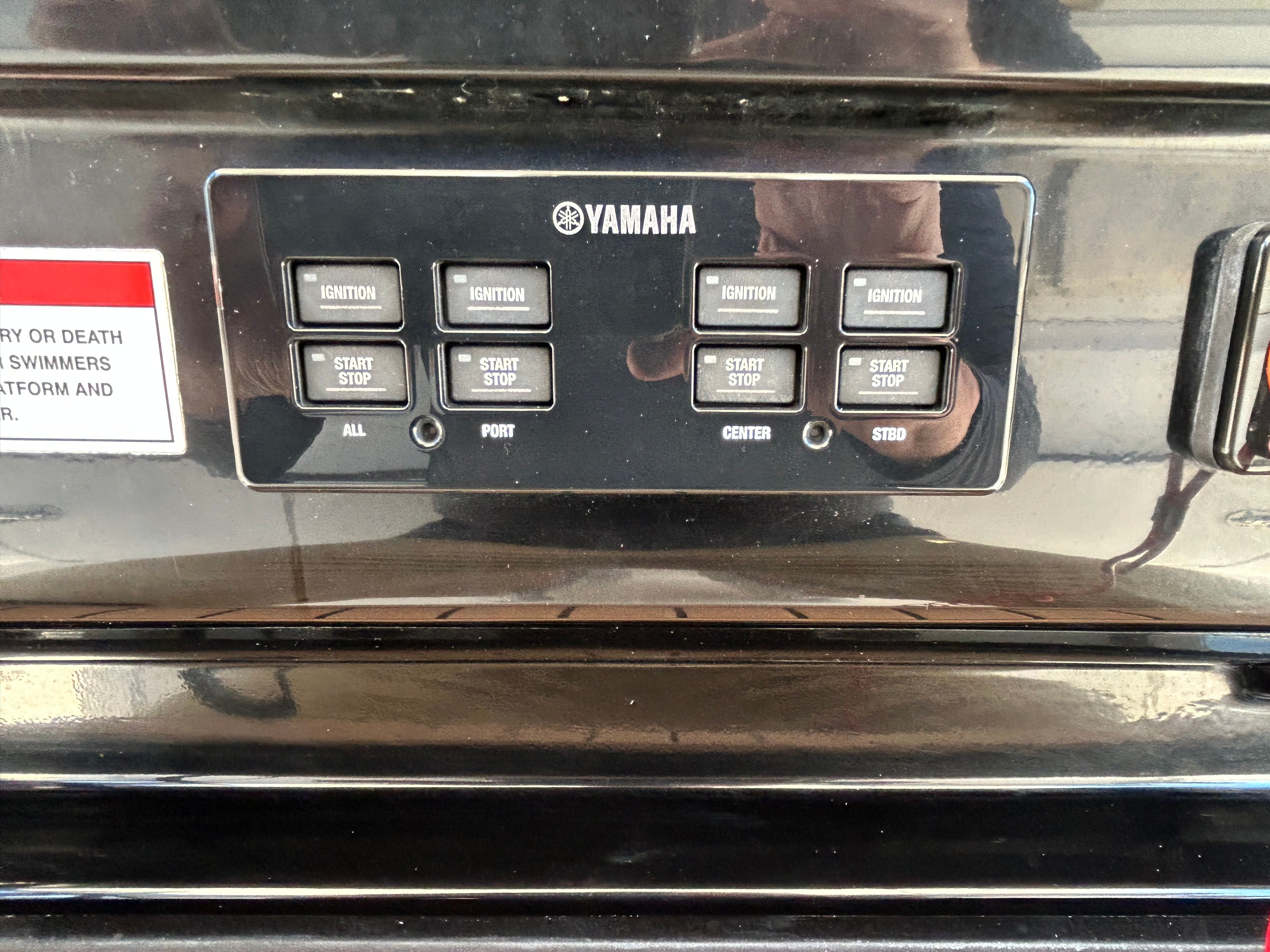 2020 Everglades 395 Center Console - 35
