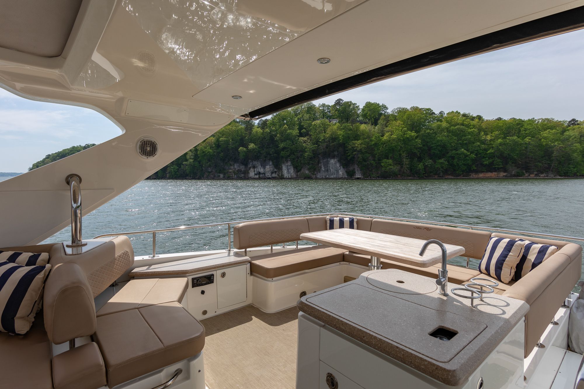 2018 Sea Ray L 650 FLY - 37