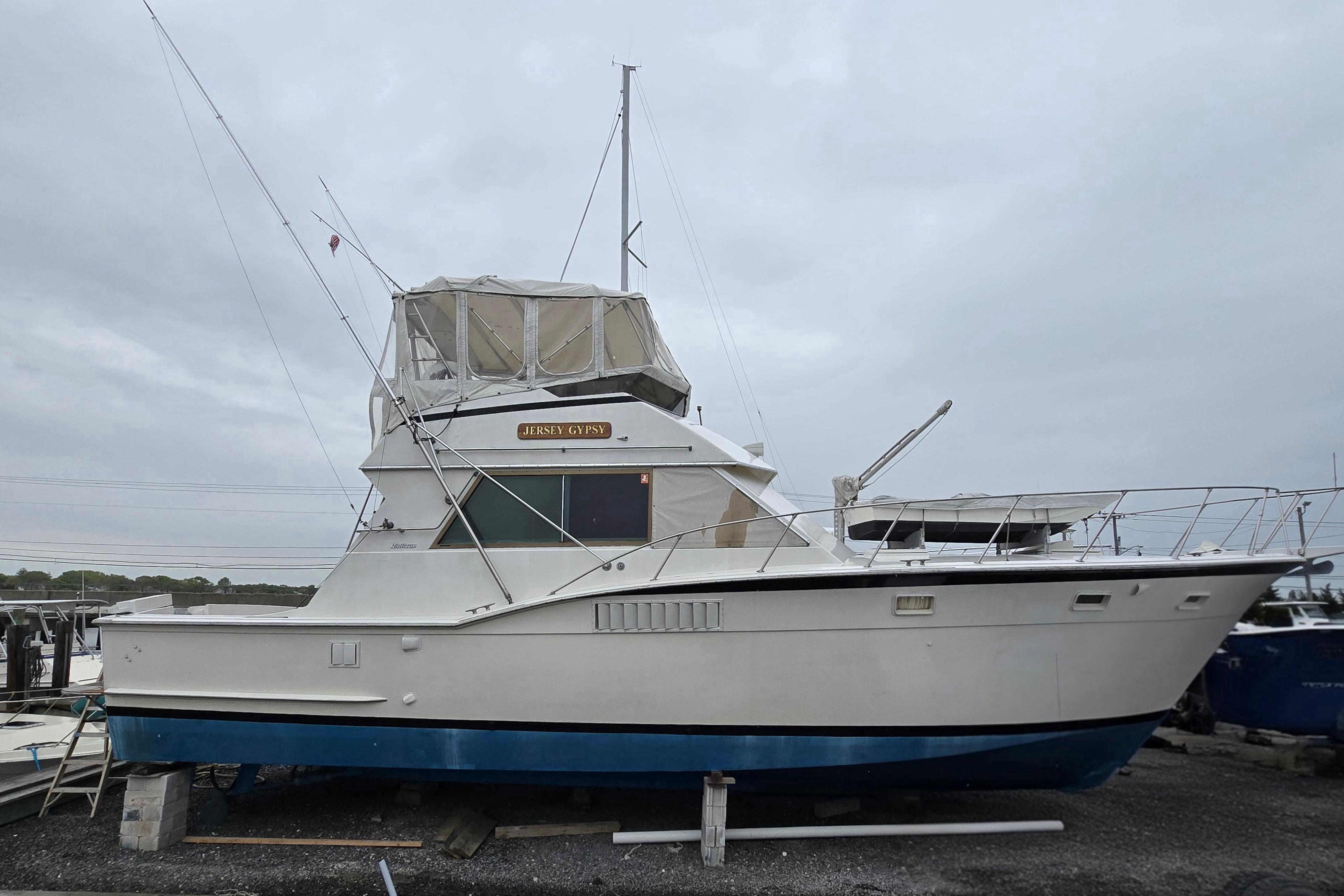 1975 Hatteras 46 Convertible