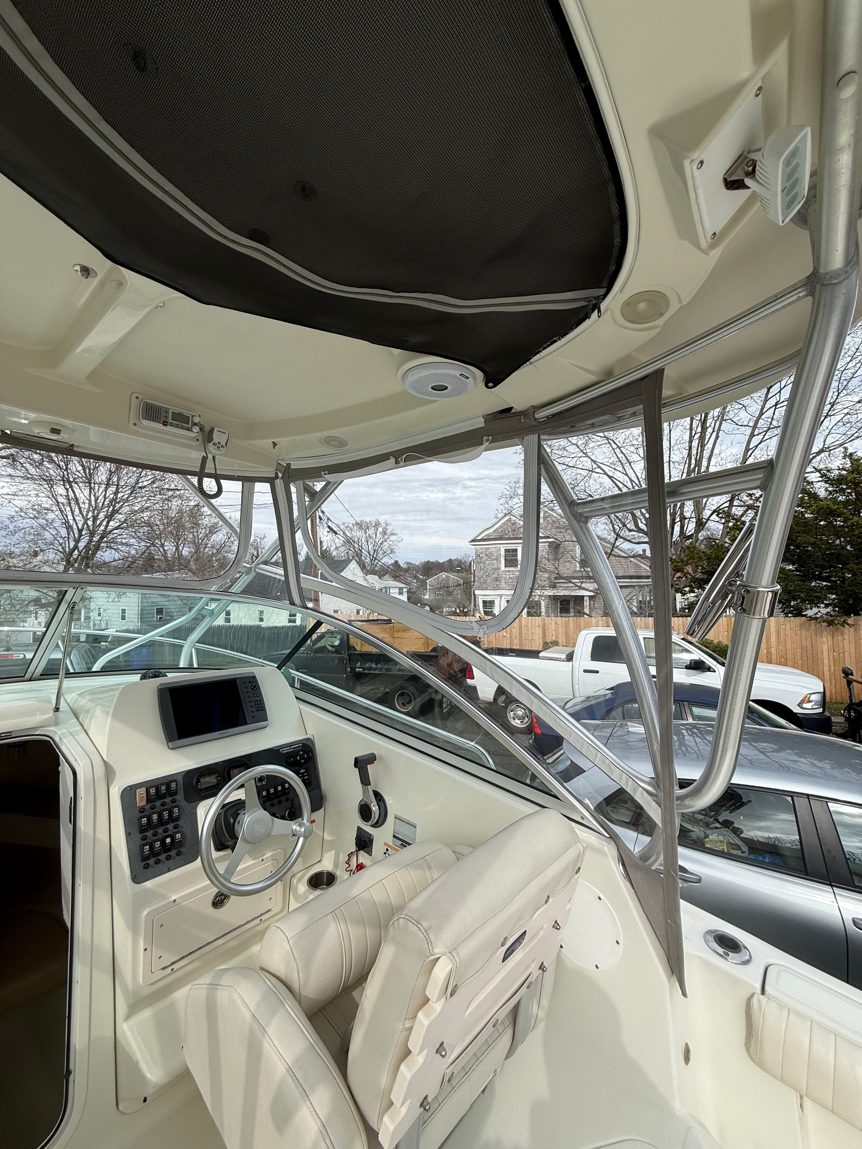 Interior view of a 2008 Hydra-Sports Vector 2200 VX boat.