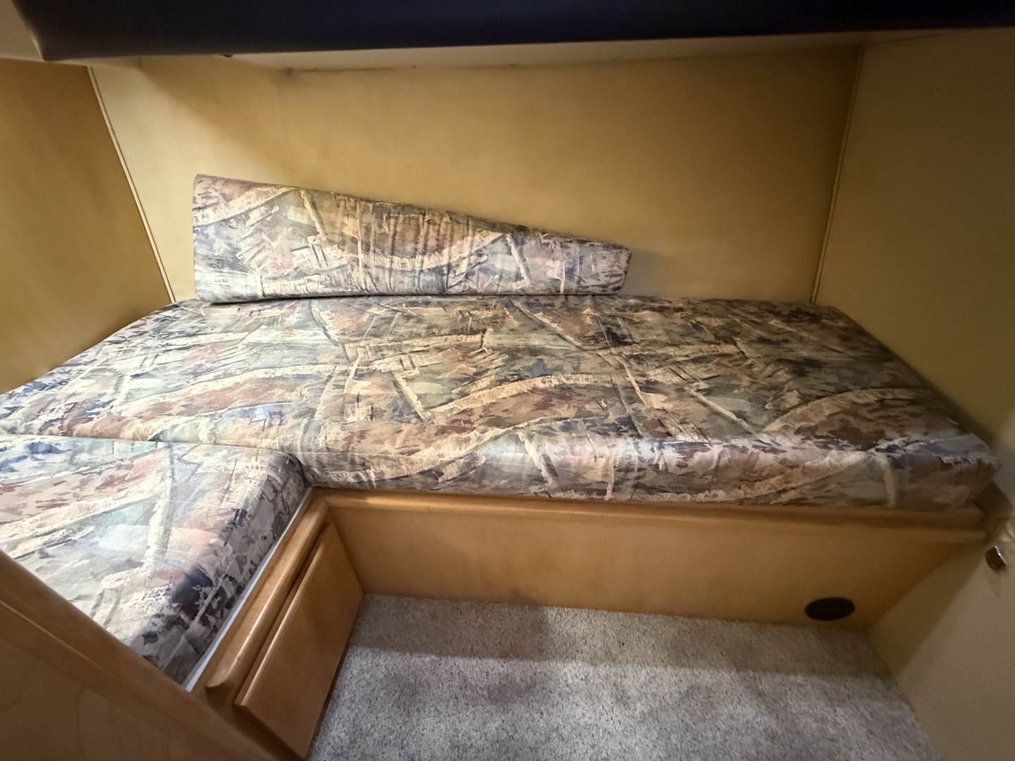 1996 Carver 370 Voyager - Image 68