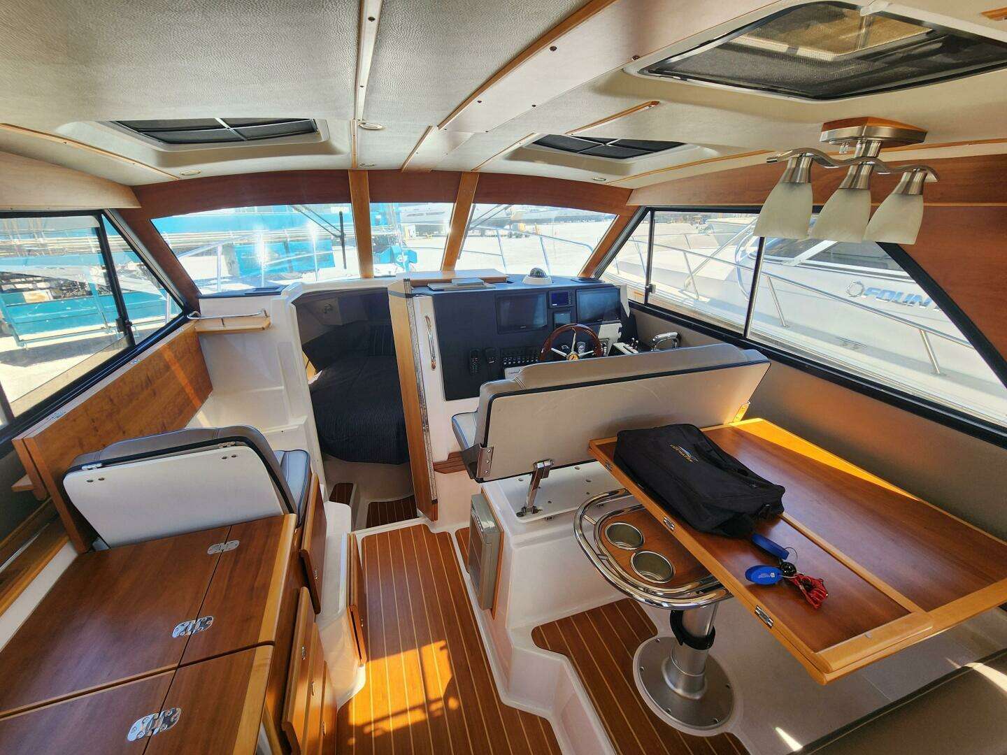 2020 Cutwater C-32 CB - Image 6