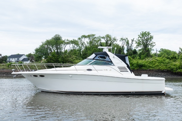 1998 Sea Ray 330 Express