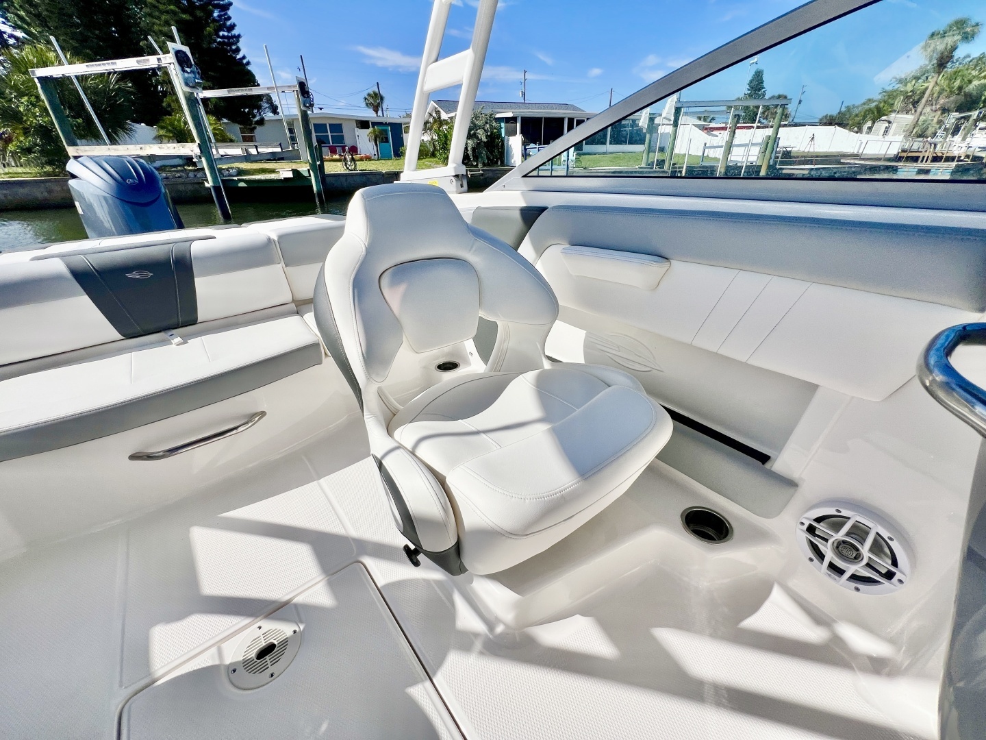 2023 Chaparral 21 SSi OB - Image 9