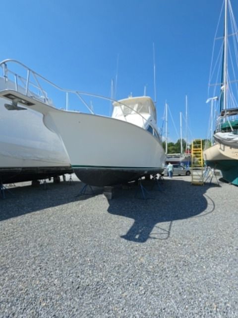 1998 Ocean Yachts SS40 on a dry dock.