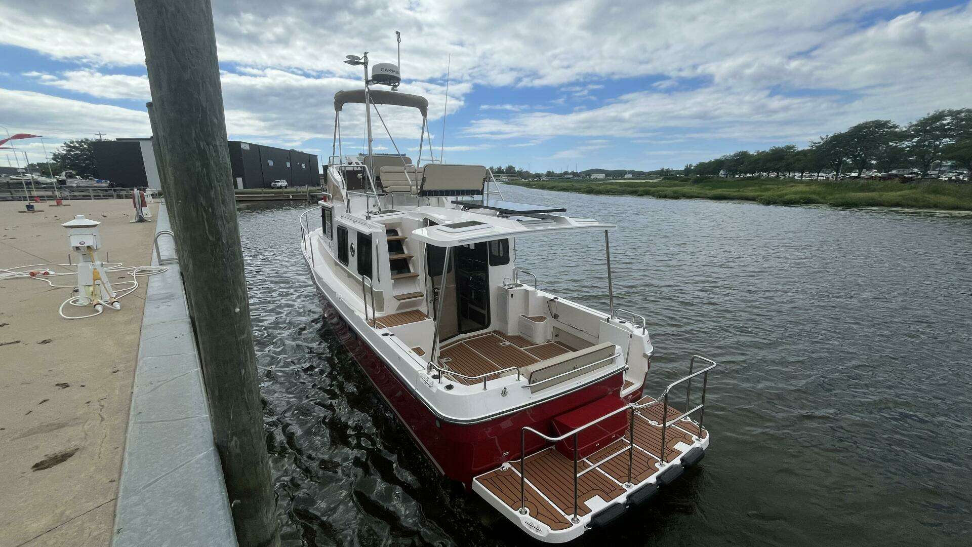 2026 Ranger Tugs R-31 Command Bridge Luxury Edition - Image 12