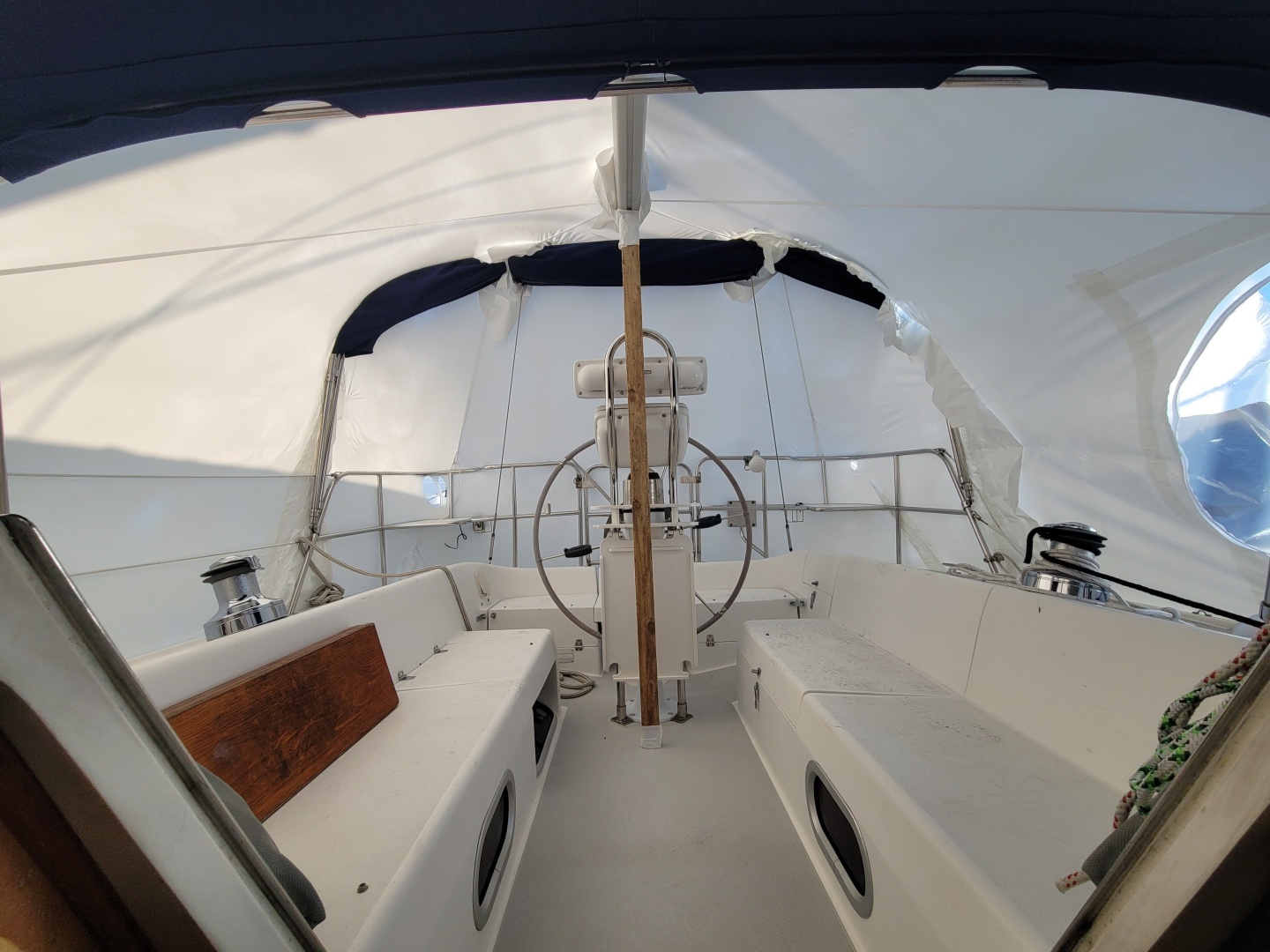 2006 Catalina 320 - Image 19