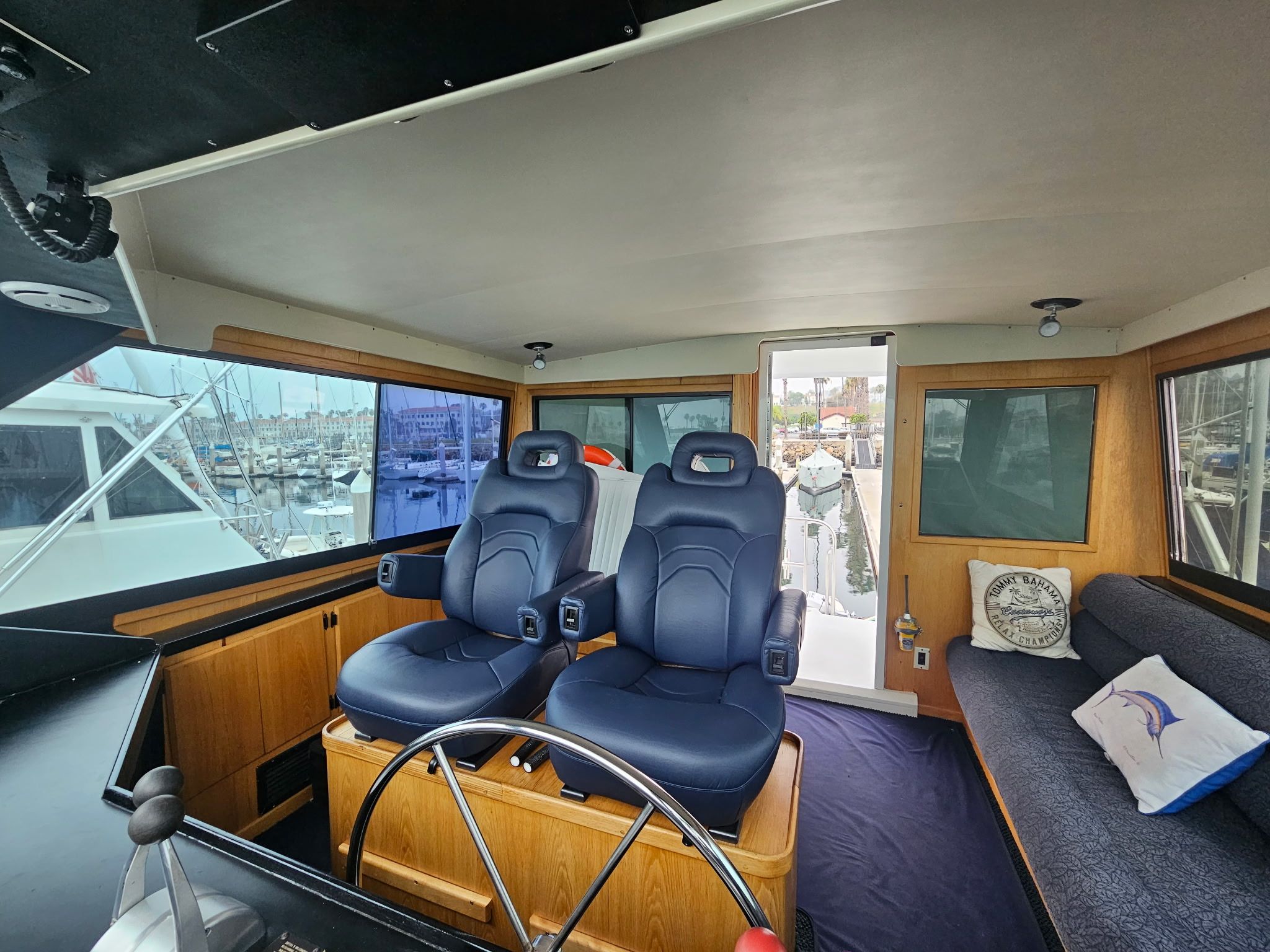 1988 Hatteras 65 Sportfisher - 35