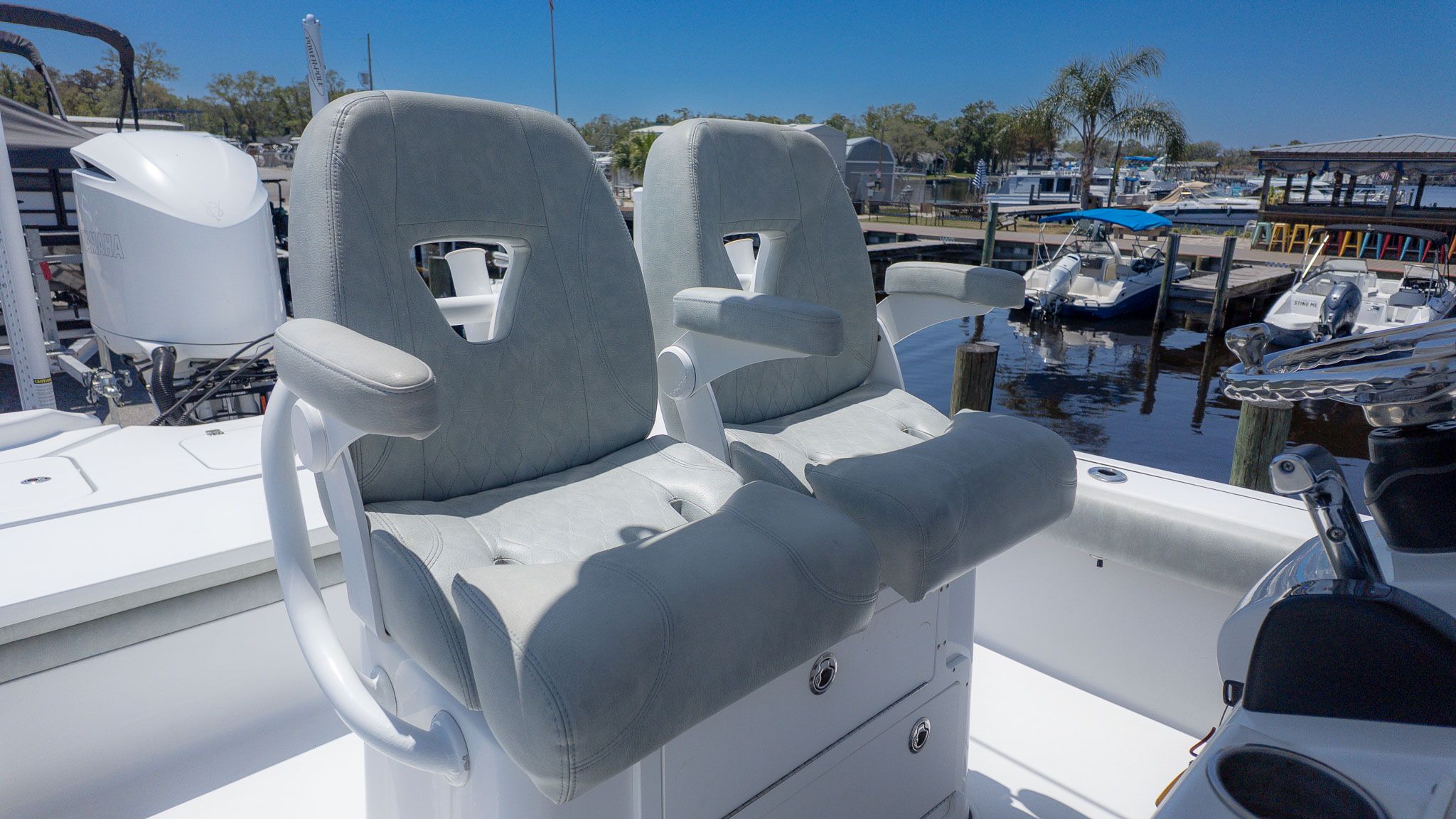 2019 Sportsman Masters 267 Bay Boat - 16