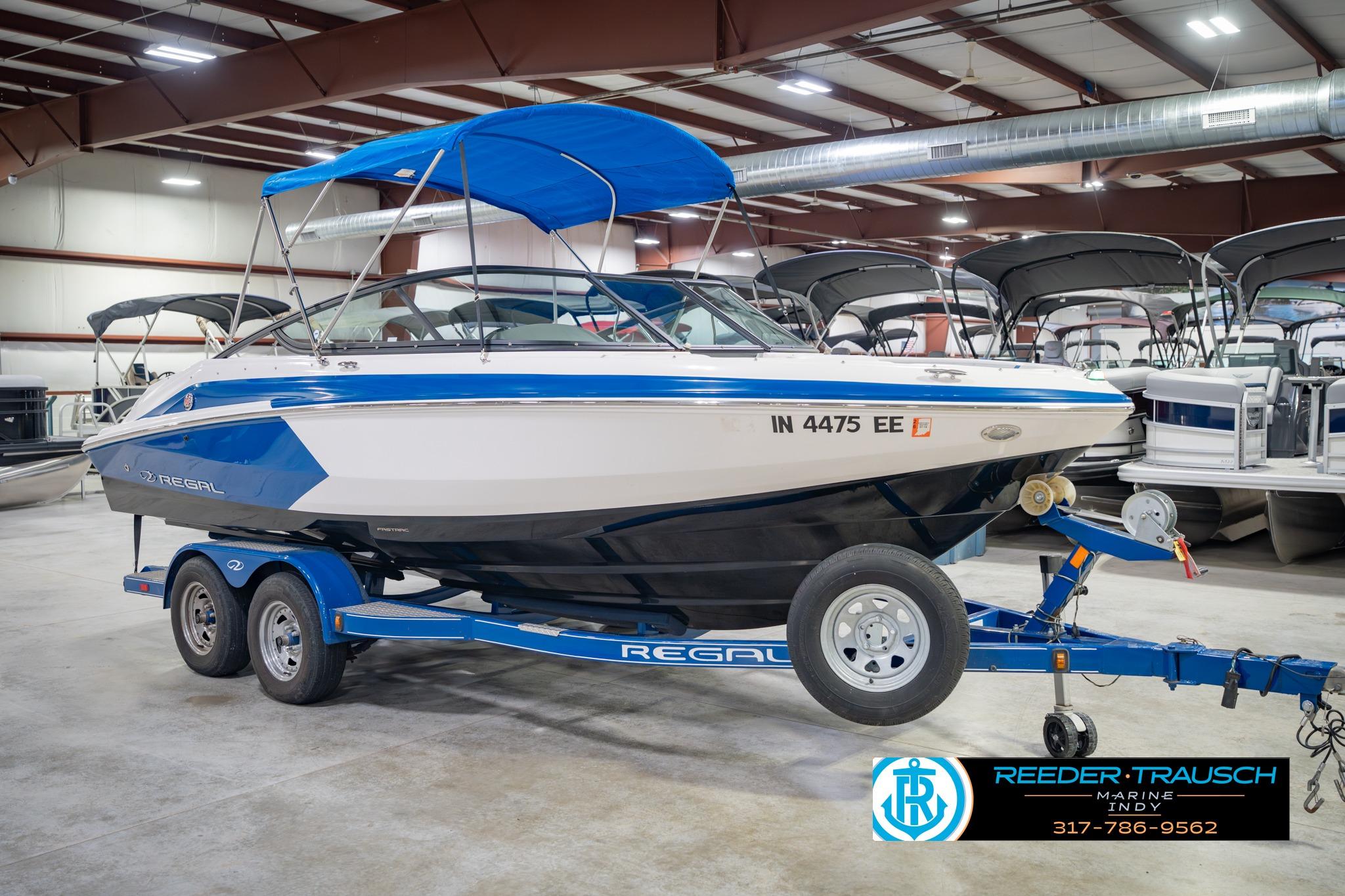 2015 Regal 2000 ESX Bowrider on trailer in indoor showroom.