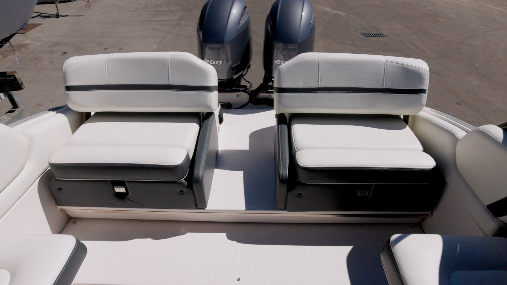 2017 Regal 29 OBX - Image 6