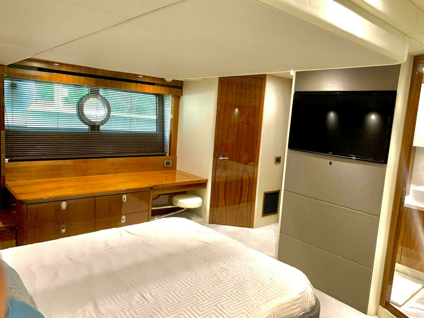2016 Sunseeker Manhattan 65 - Image 15
