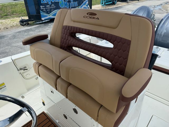 2027 Cobia 245 Center Console - 11