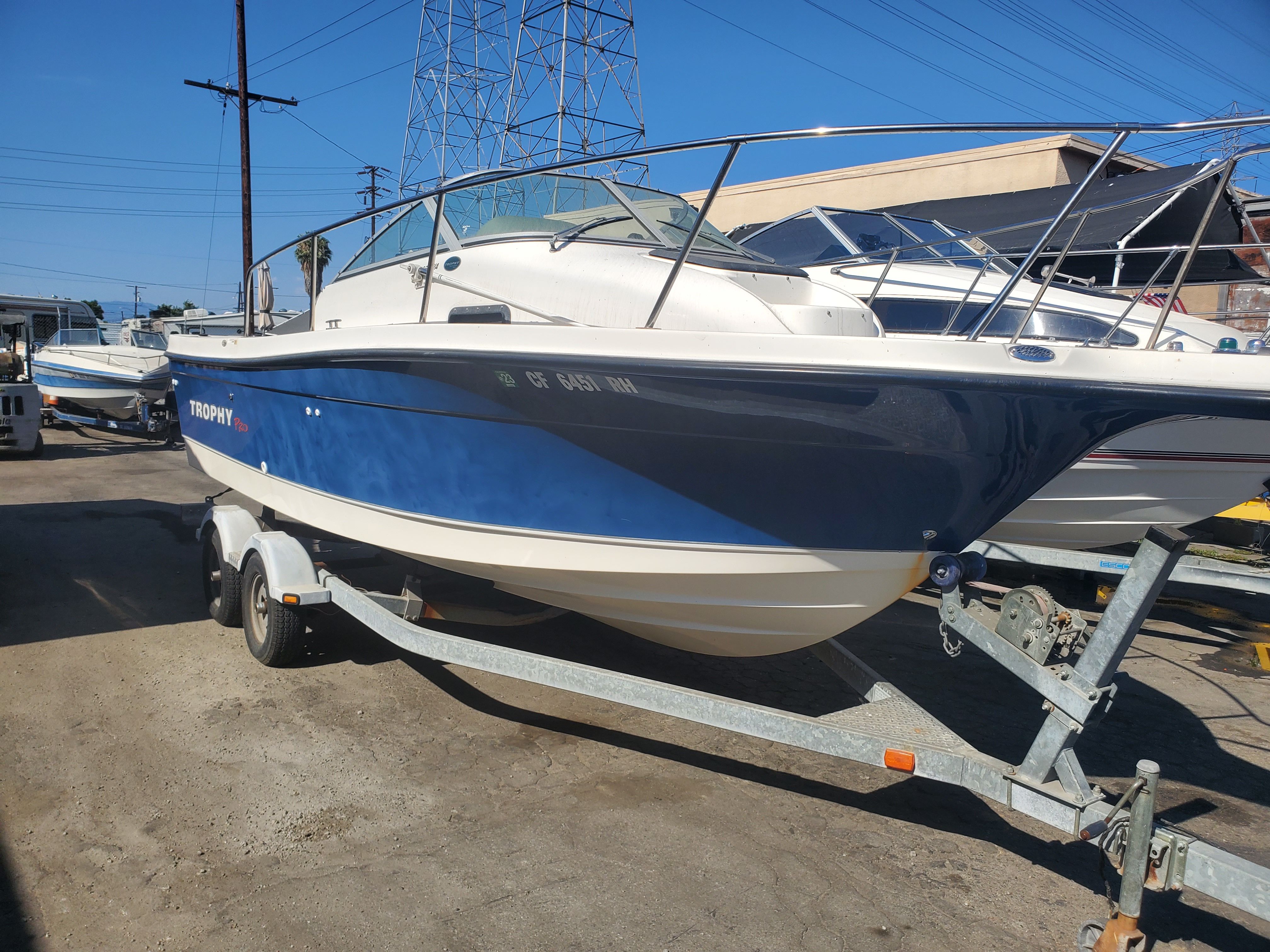 2006 Bayliner 2052 Trophy Walkaround - 9
