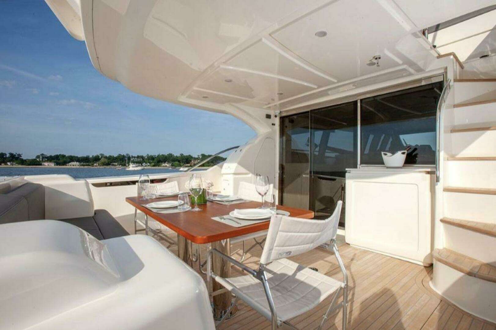 2018 Ferretti Yachts — - Image 16