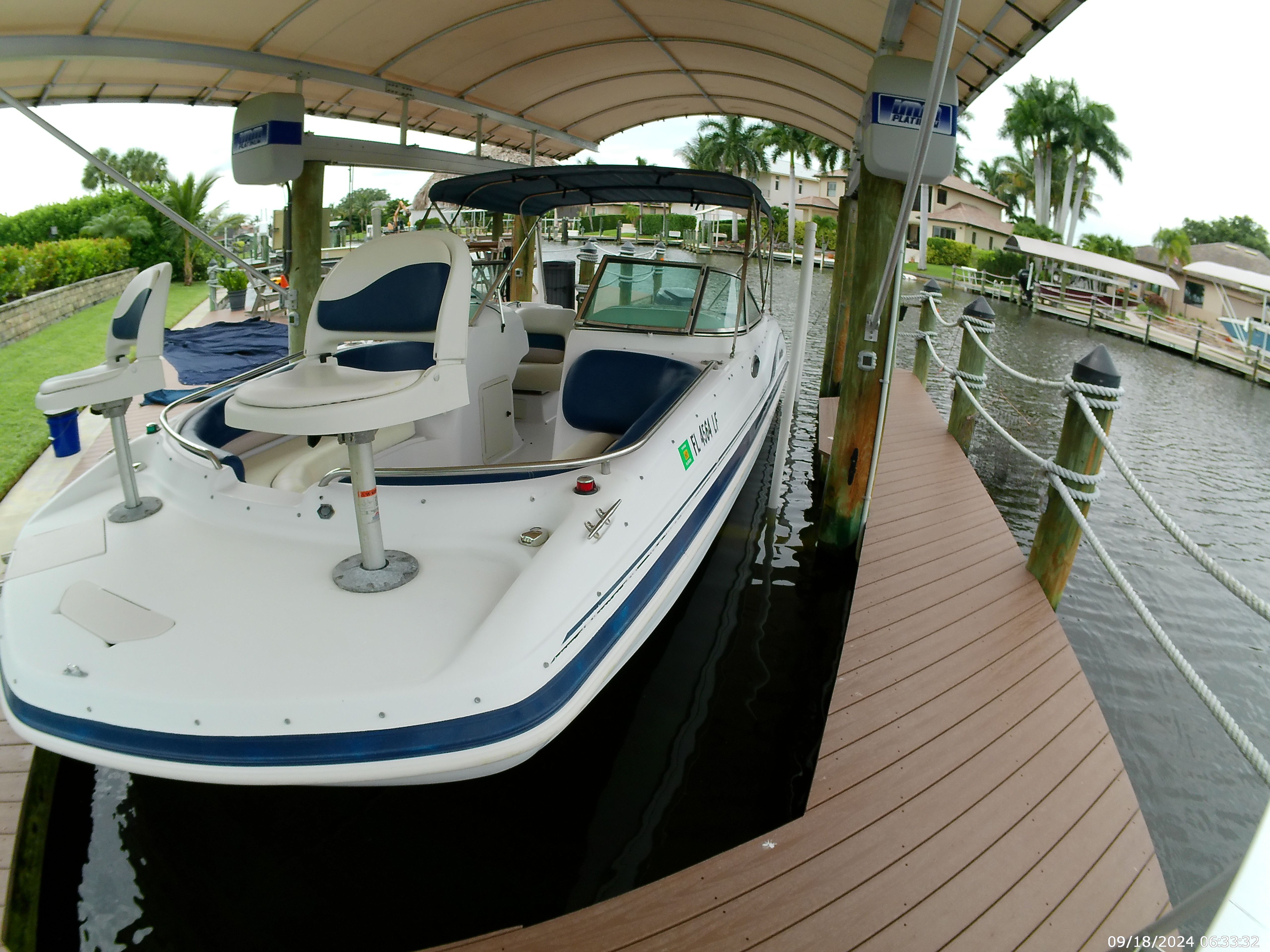 2000 Godfrey / Hurricane Sundeck 237 I/O - 5