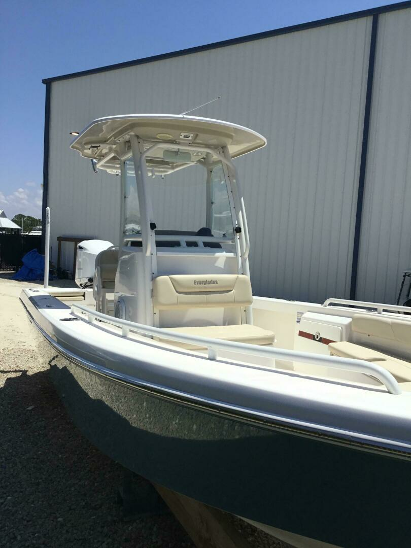 2016 Everglades 243CC - Image 5