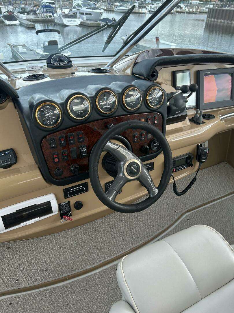 2003 Carver 466 Motor Yacht - Image 37