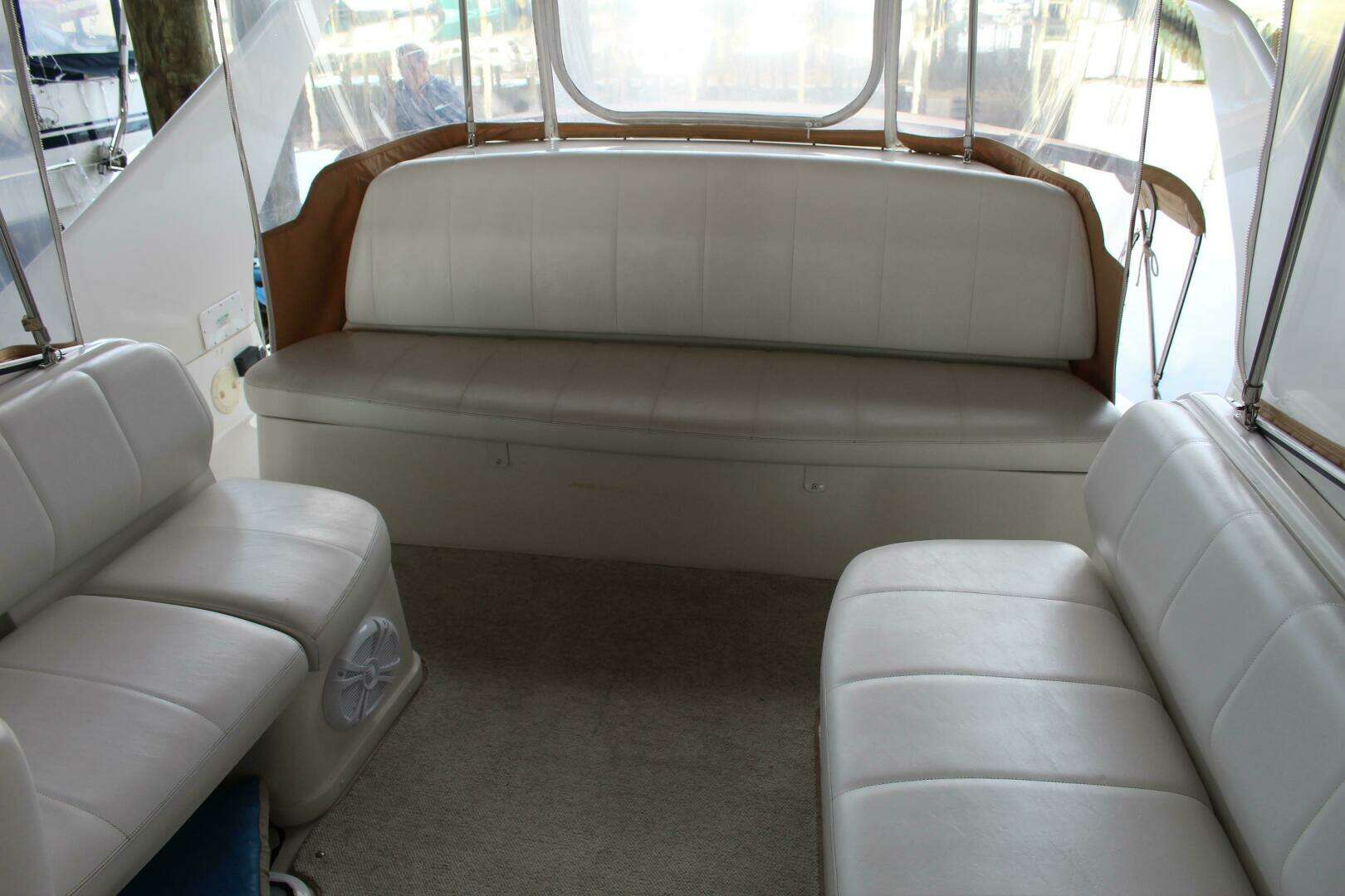 2004 Carver 360 Mariner - Image 28