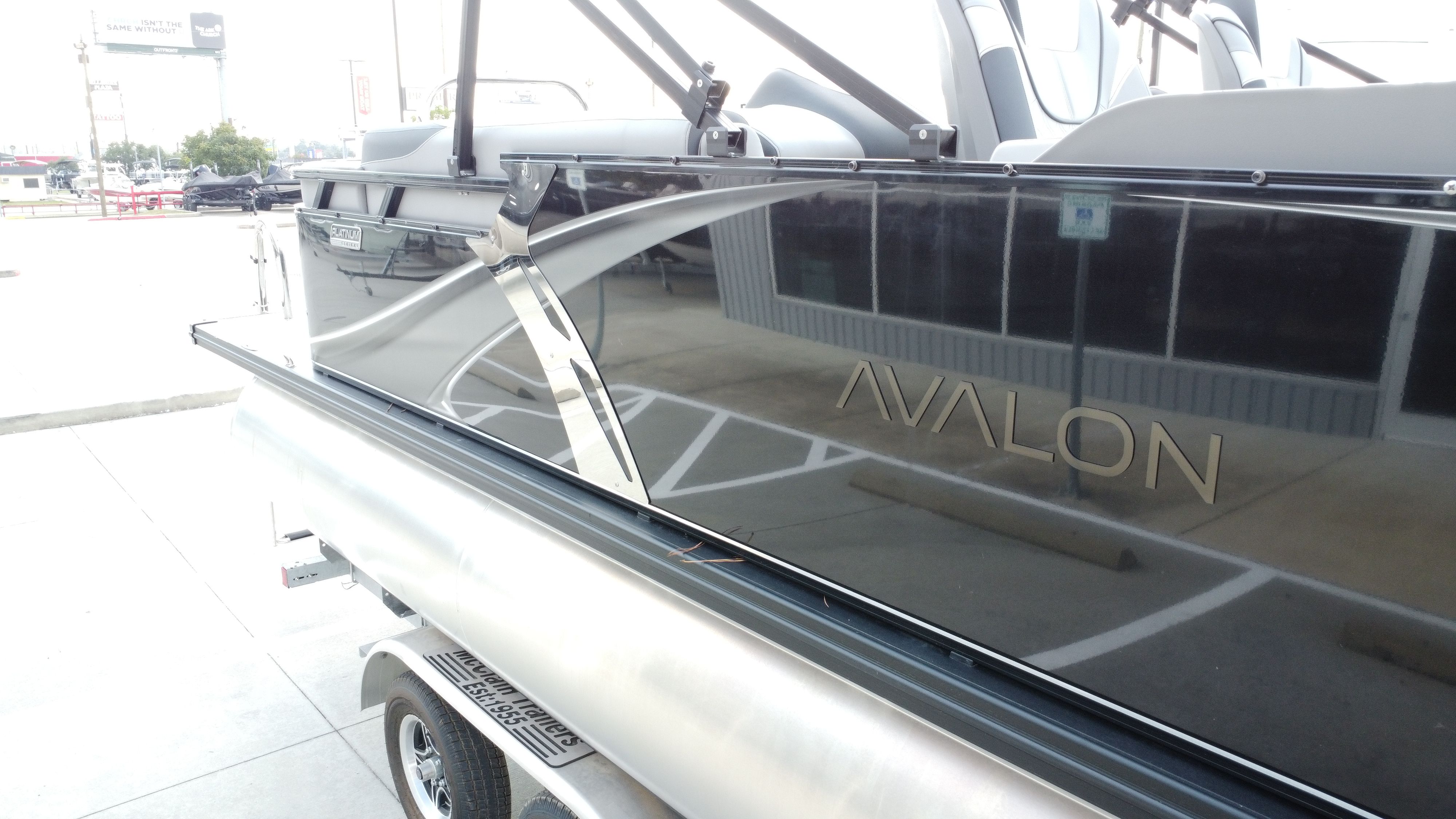2025 Avalon LSZ Quad Lounge - 23' - 33