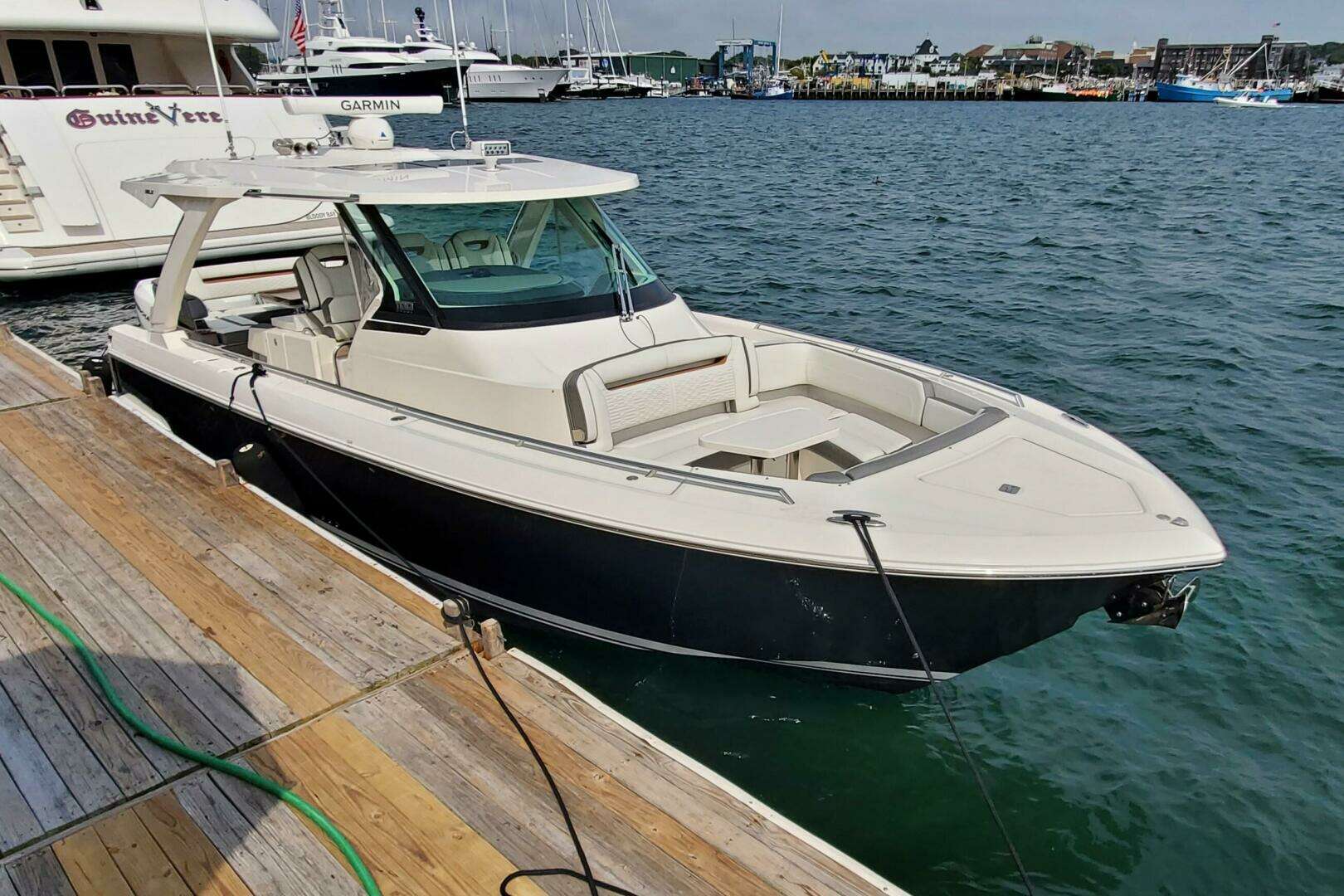2021 Tiara Yachts 38 LS - Image 7