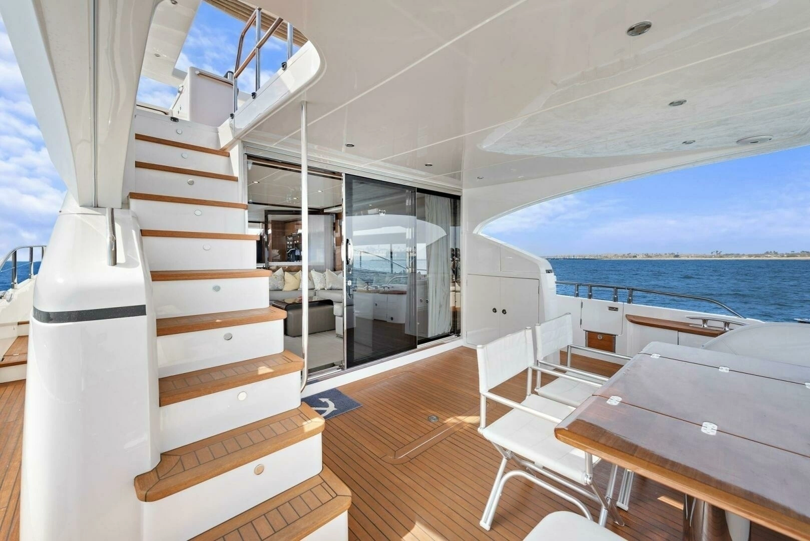 2015 Princess 72 Motoryacht - Image 14