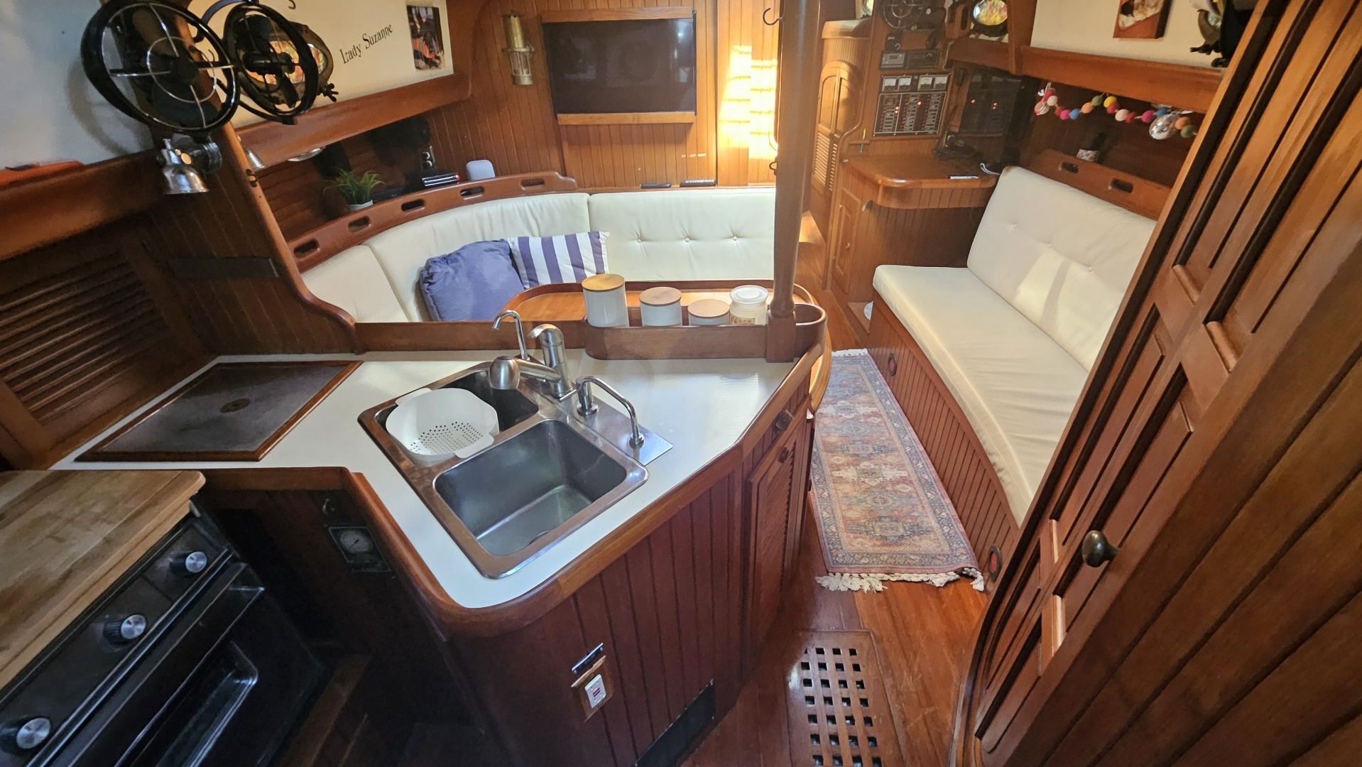 1985 Hans Christian 33T - Image 46