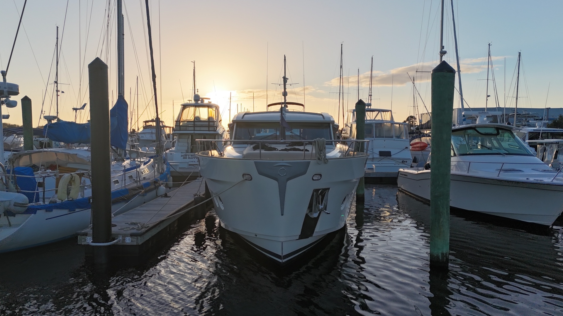 2019 Greenline 48 Coupe Hybrid - Image 2