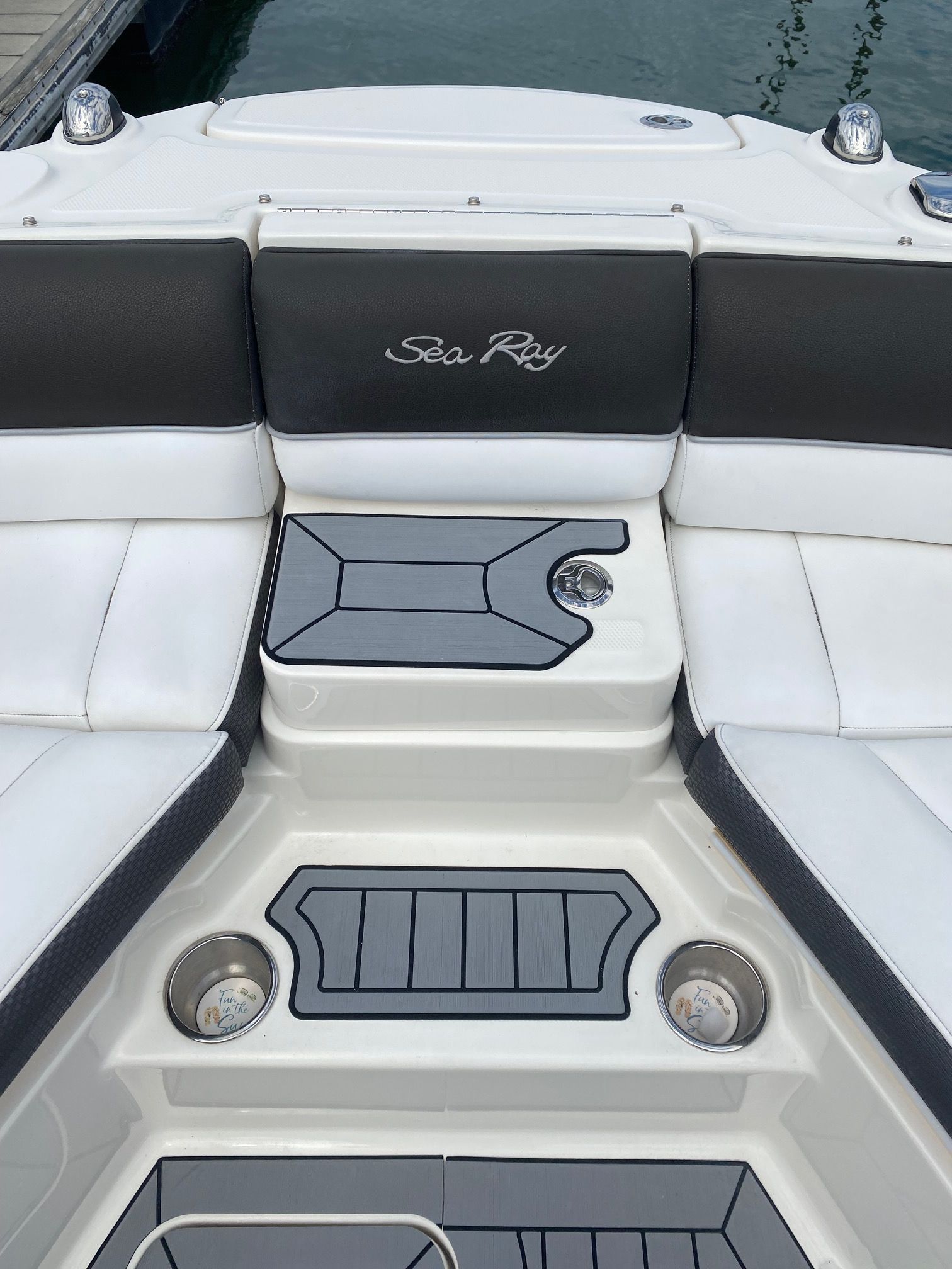 2016 Sea Ray SLX 350 - 12