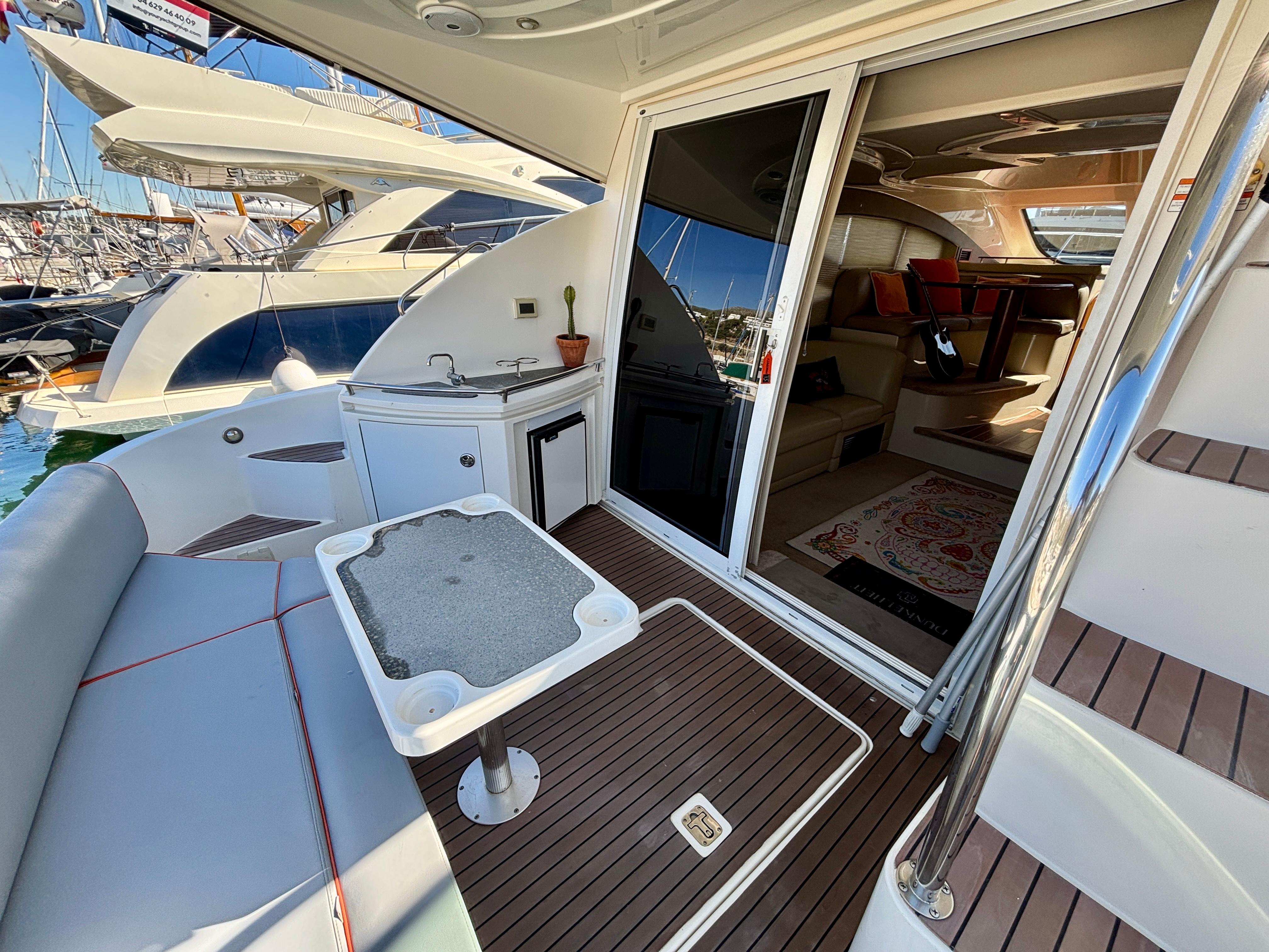 2007 Cruisers Yachts 447 Sport Sedan, luxurious deck and interior view.