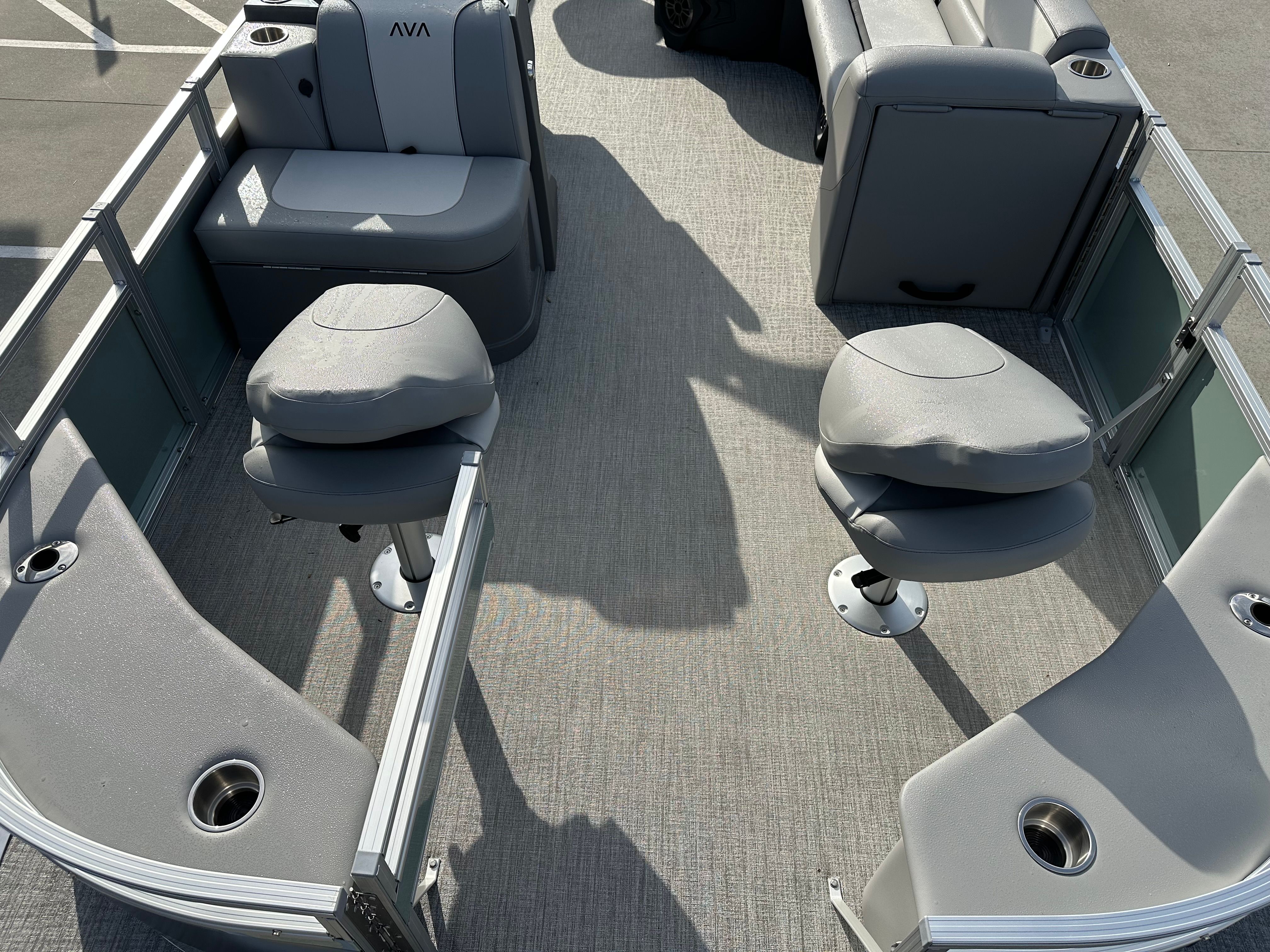 2026 Avalon Venture 85 Rear Fish - 21' - 11